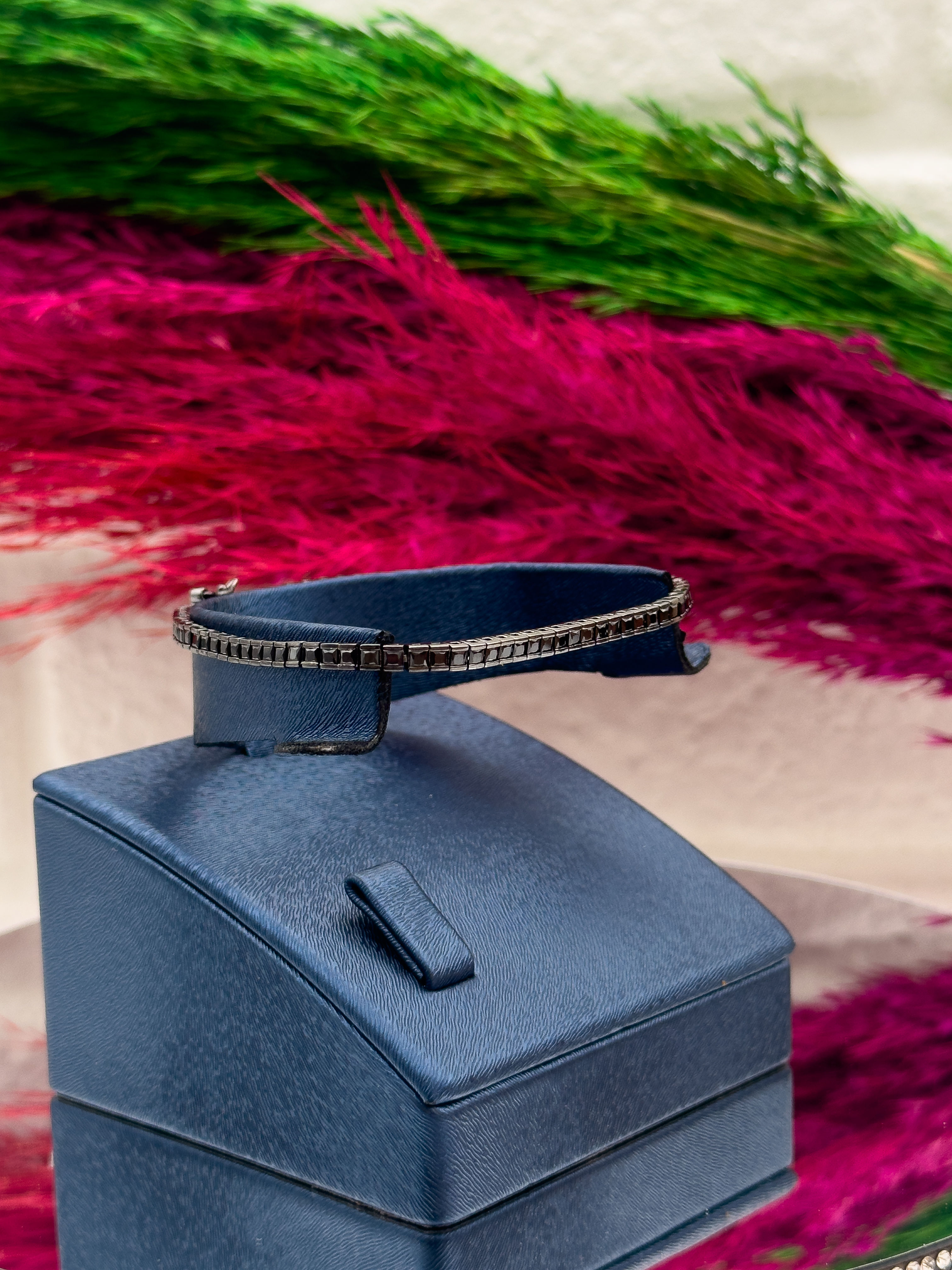 925 Ayar Gümüş 2MM Kare Siyah Onix Taşlı Su Yolu Modeli Zarif Kadın Bileklik