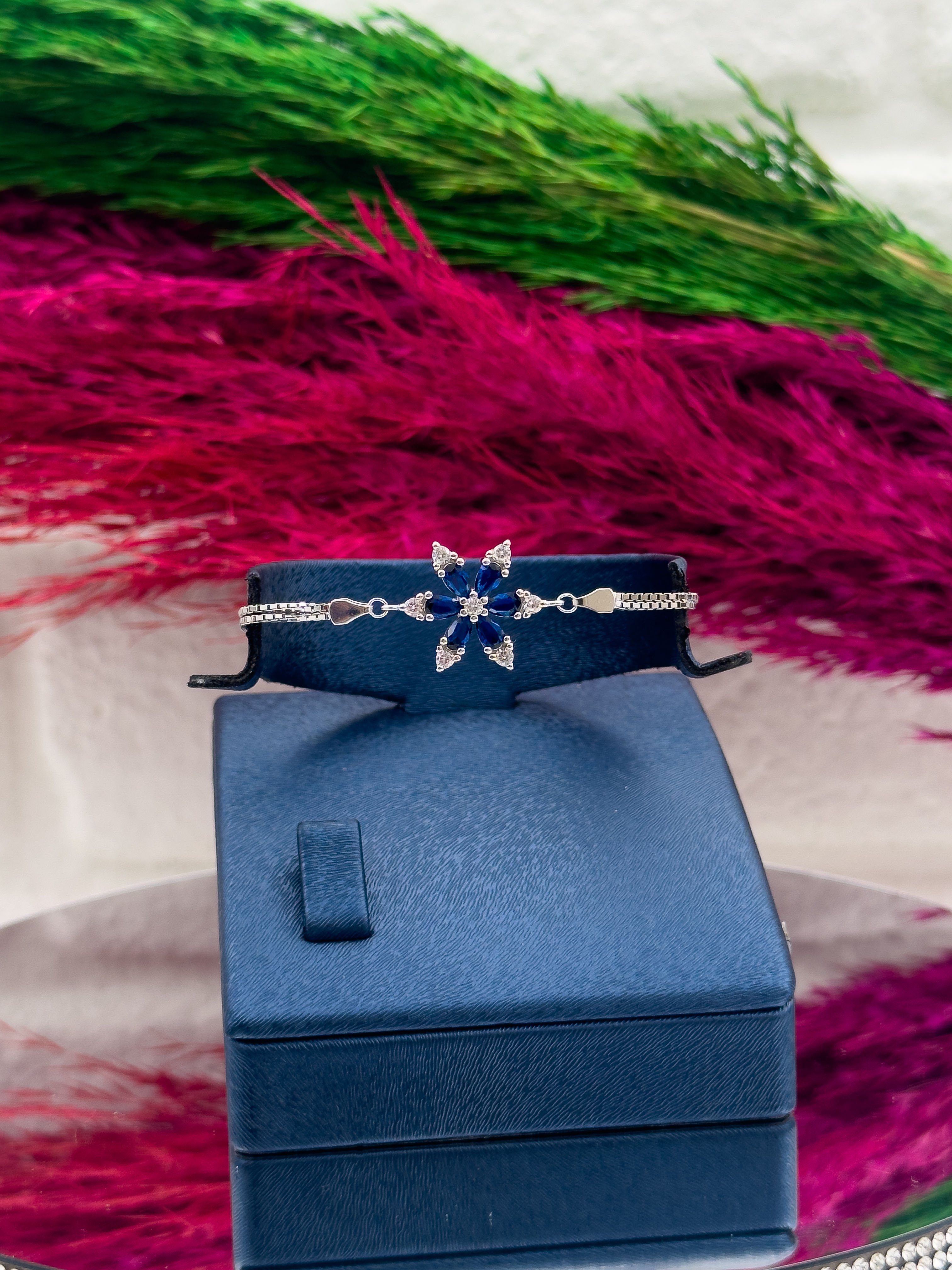 925 Ayar Gümüş Safir Taşlı Lotus Desenli Popüler Kadın Bileklik