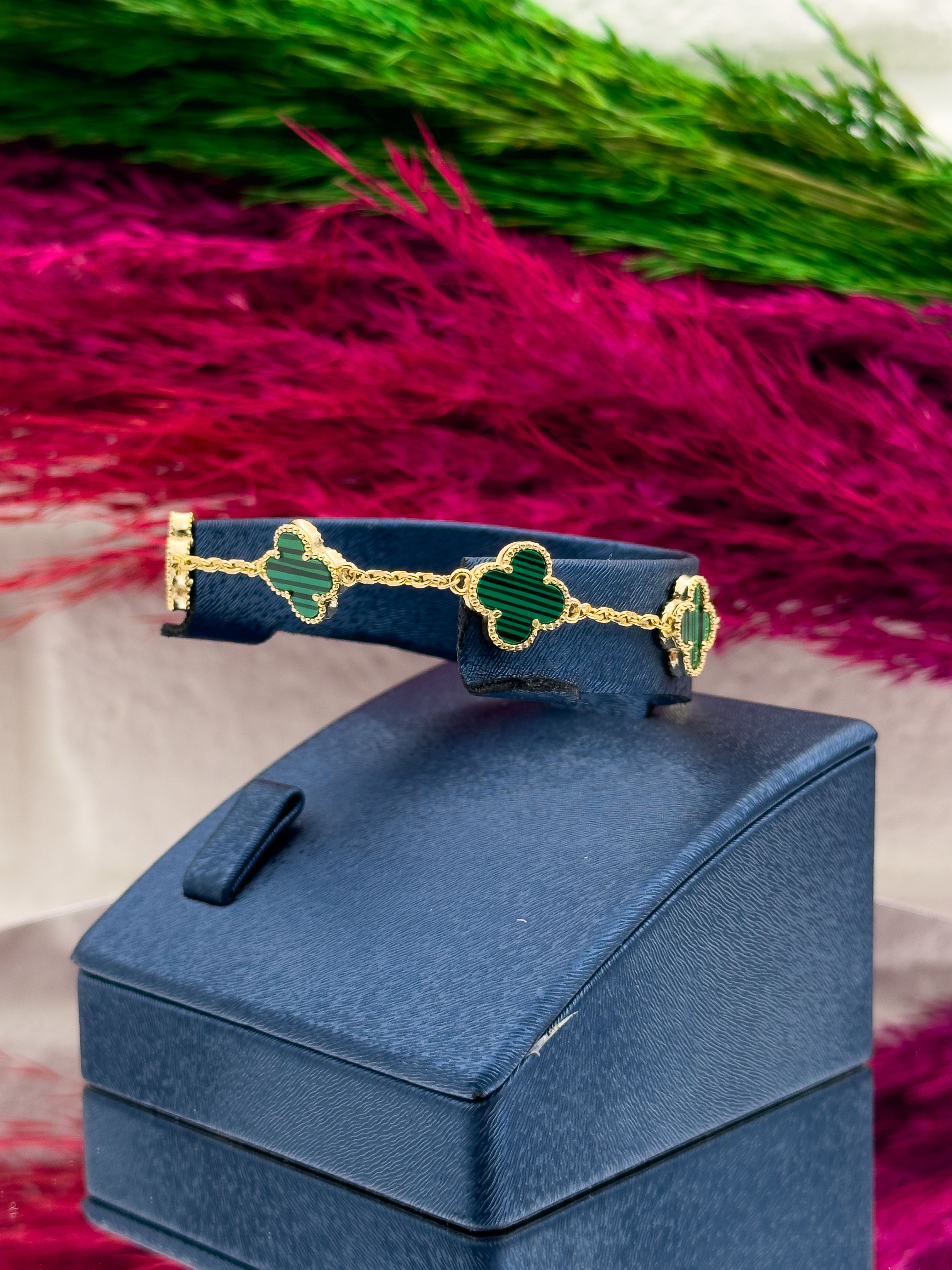 925 Ayar Gümüş Gold Renk Malakit Taşlı Yonca Modeli Zarif Kadın Bileklik