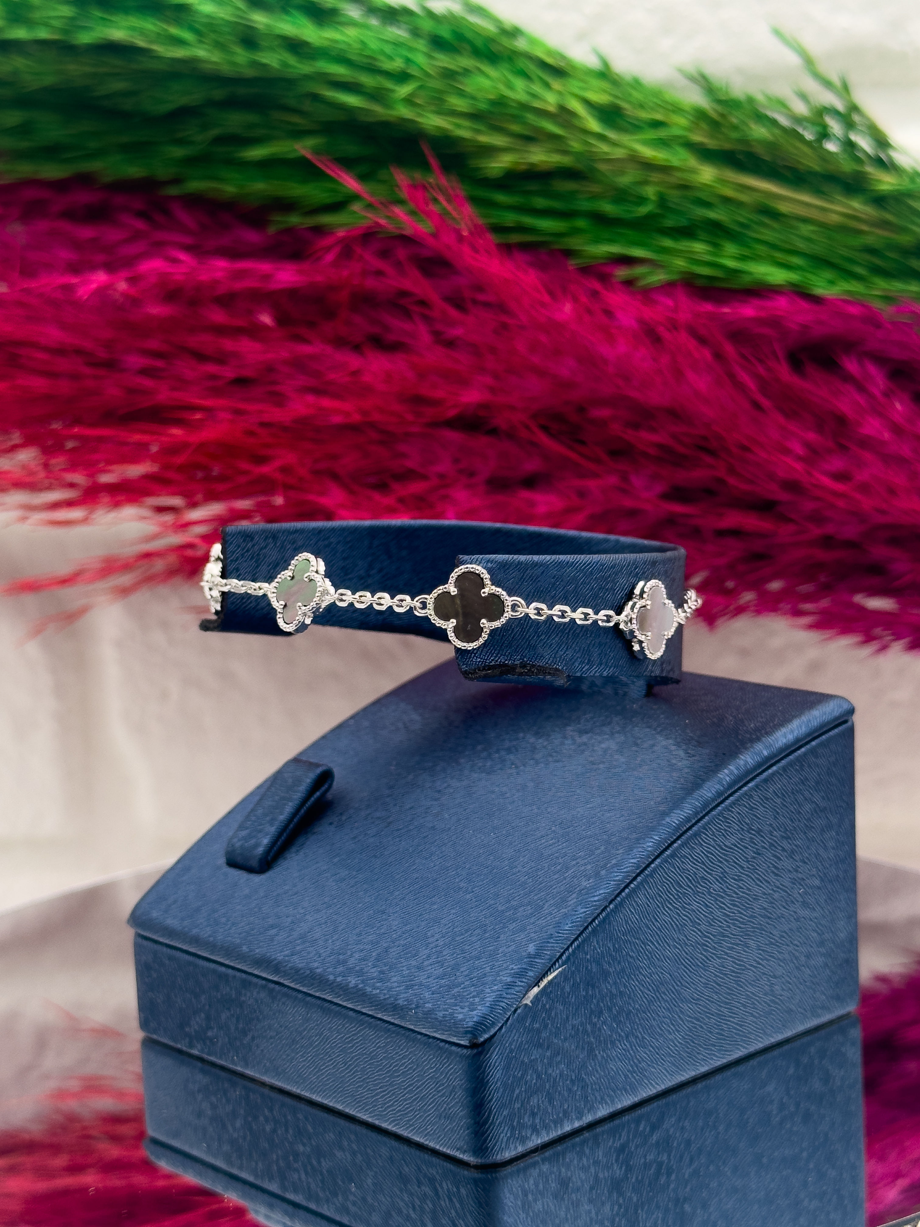 925 Ayar Gümüş Küçük Boy 5’li Gölge Taşlı Yonca Tasarım Trend Kadın Bileklik