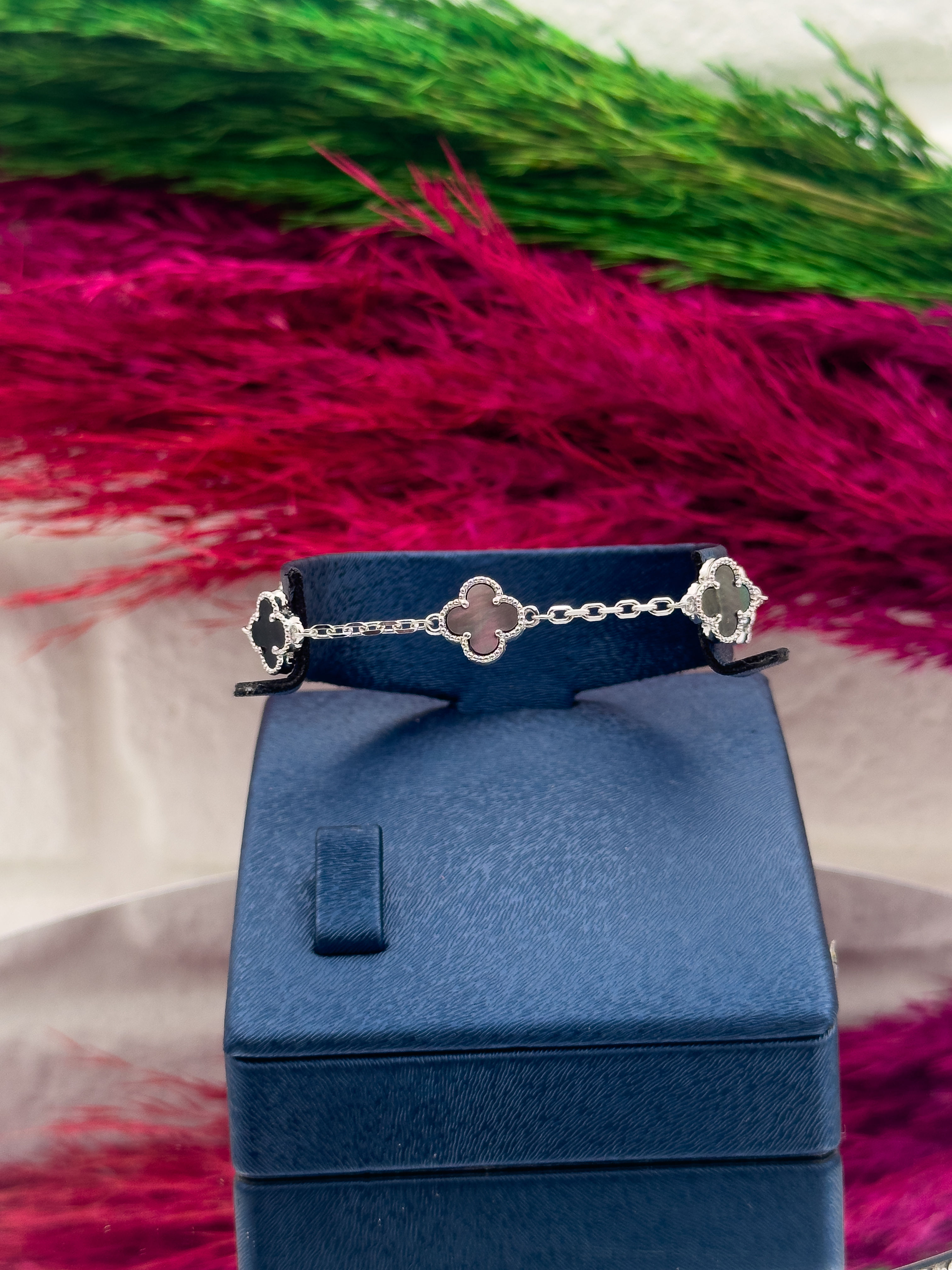 925 Ayar Gümüş Küçük Boy 5’li Gölge Taşlı Yonca Tasarım Trend Kadın Bileklik