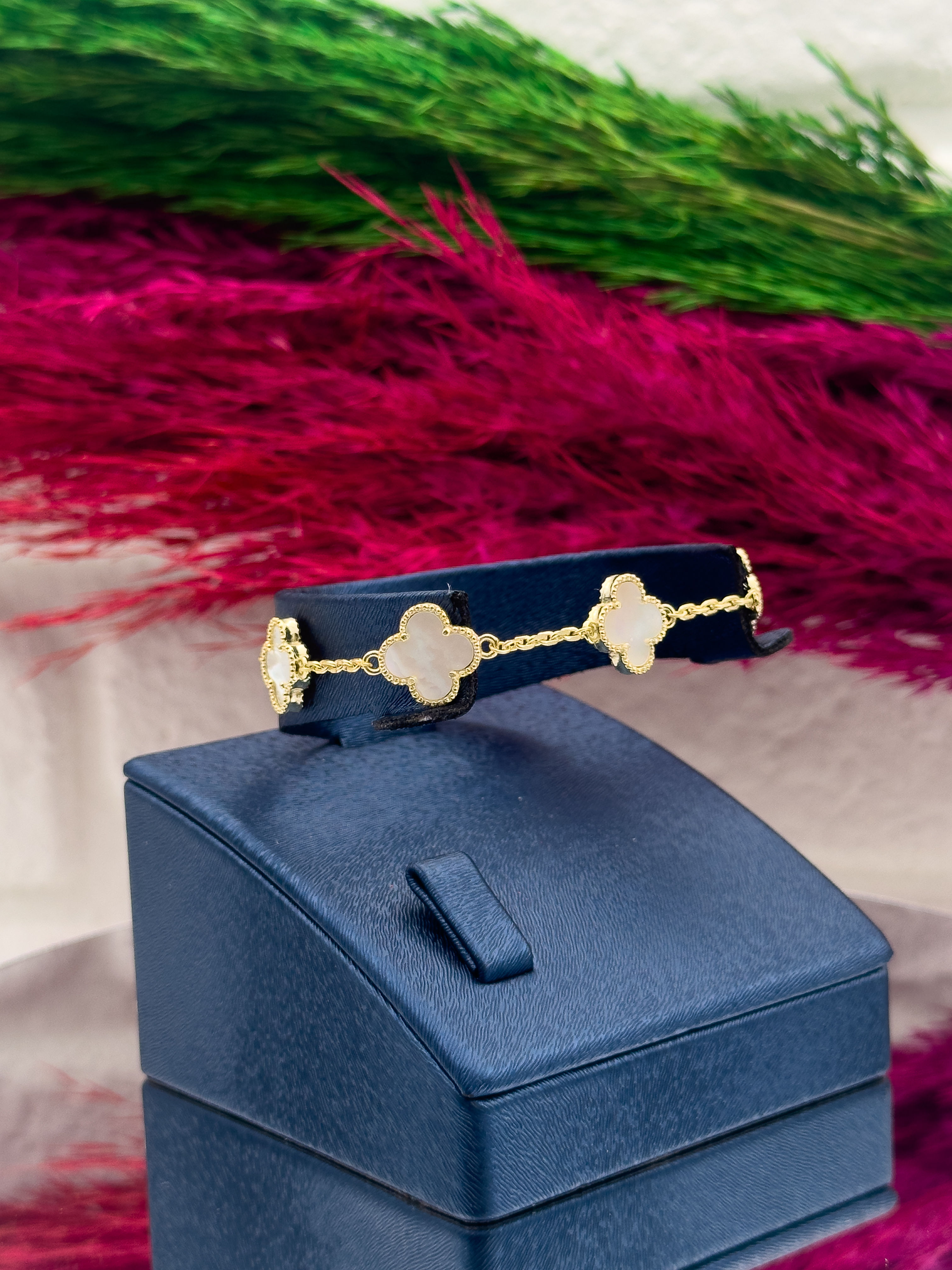 925 Ayar Gümüş 5’li Sedef Taşlı Yonca Modeli Zarif Trend Kadın Bileklik