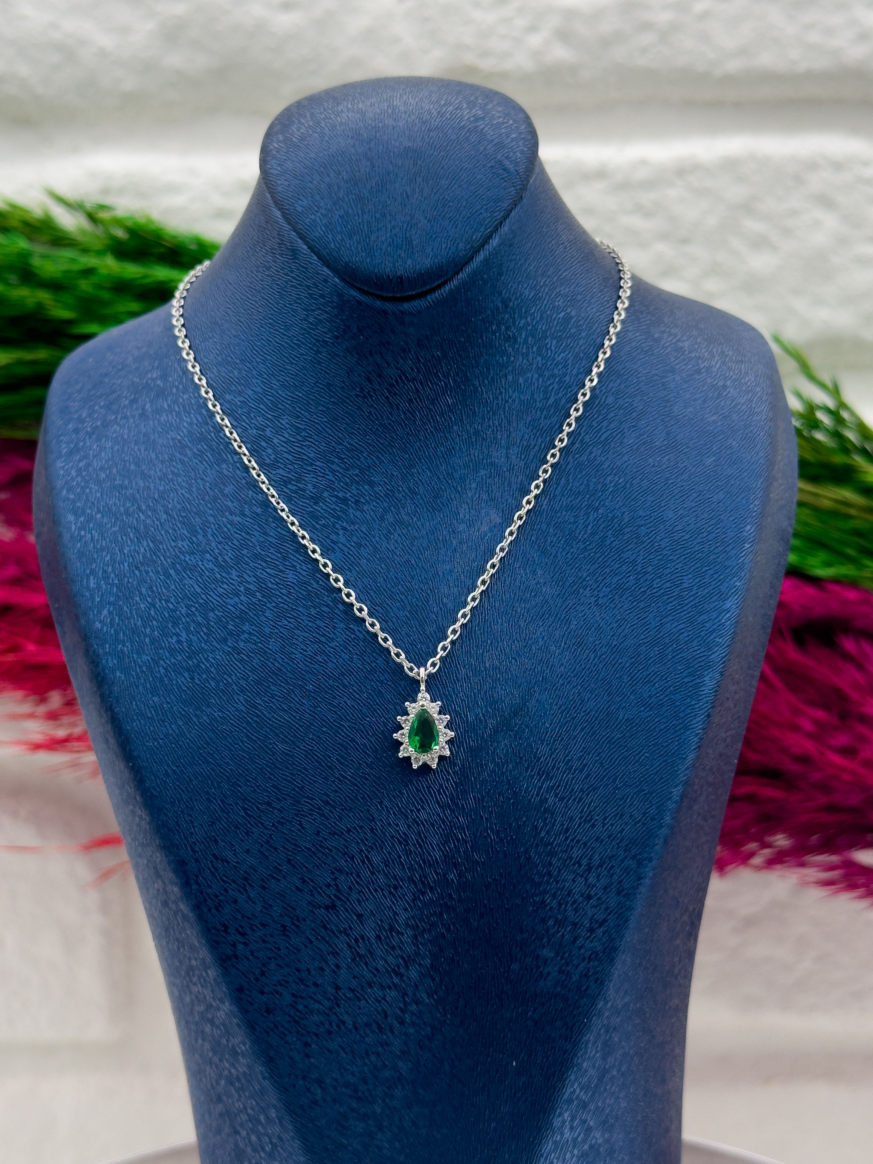 925 Ayar Gümüş Damla Zümrüt Taşlı Popüler Kadın Kolye