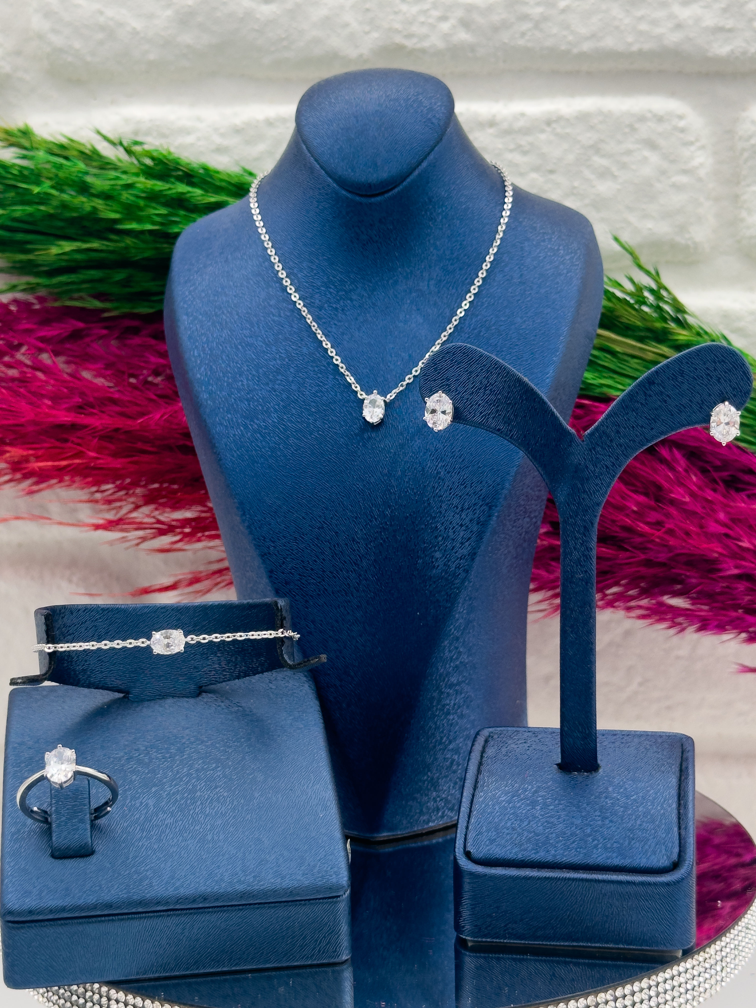 925 Ayar Gümüş Zirkon Taşlı Oval Model 4’lü Popüler Kadın Takı Seti