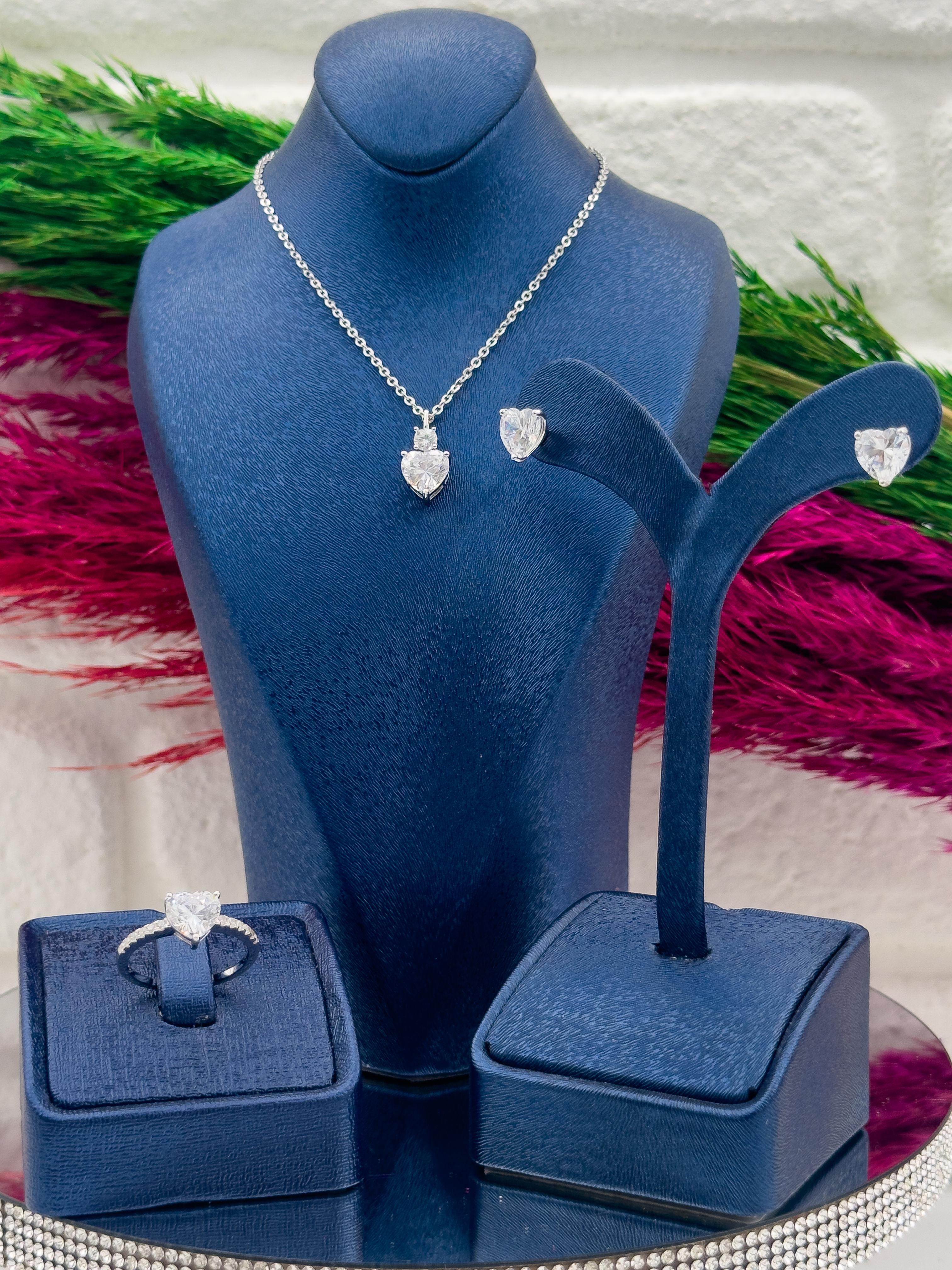 925 Ayar Gümüş Kalpli Zirkon Taşlı 3’lü Zarif Kadın Takı Seti