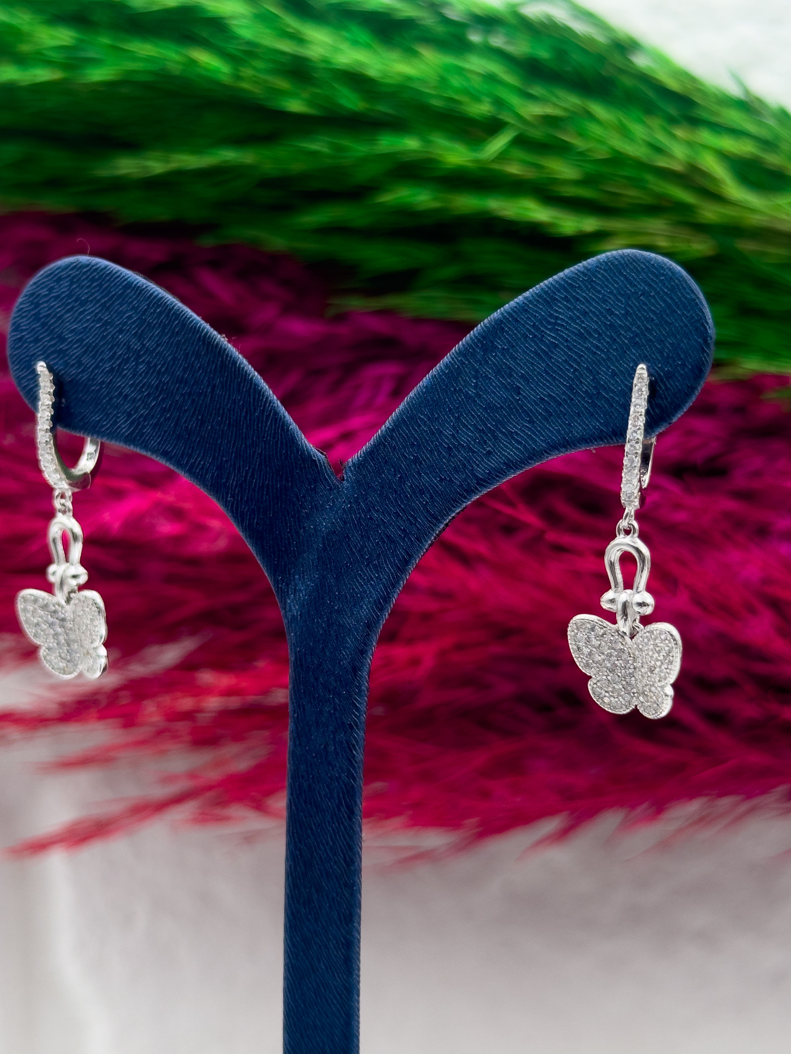 925 Ayar Gümüş Sallantılı Özel Tasarım Kelebek Modeli Trend Kadın Küpe