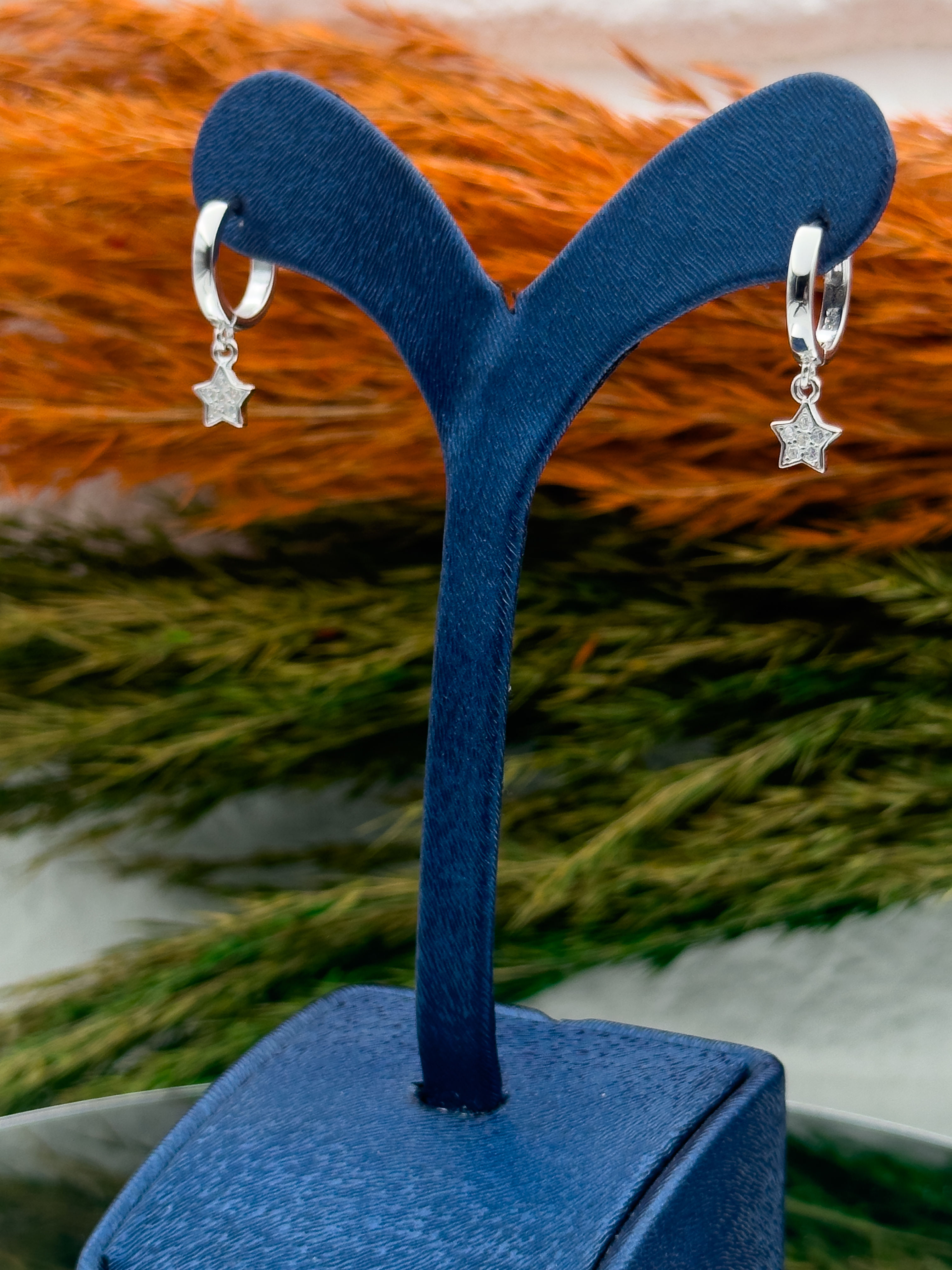 925 Ayar Gümüş Zirkon Taşlı Sallantılı Yıldız Modeli Trend Kadın Küpe