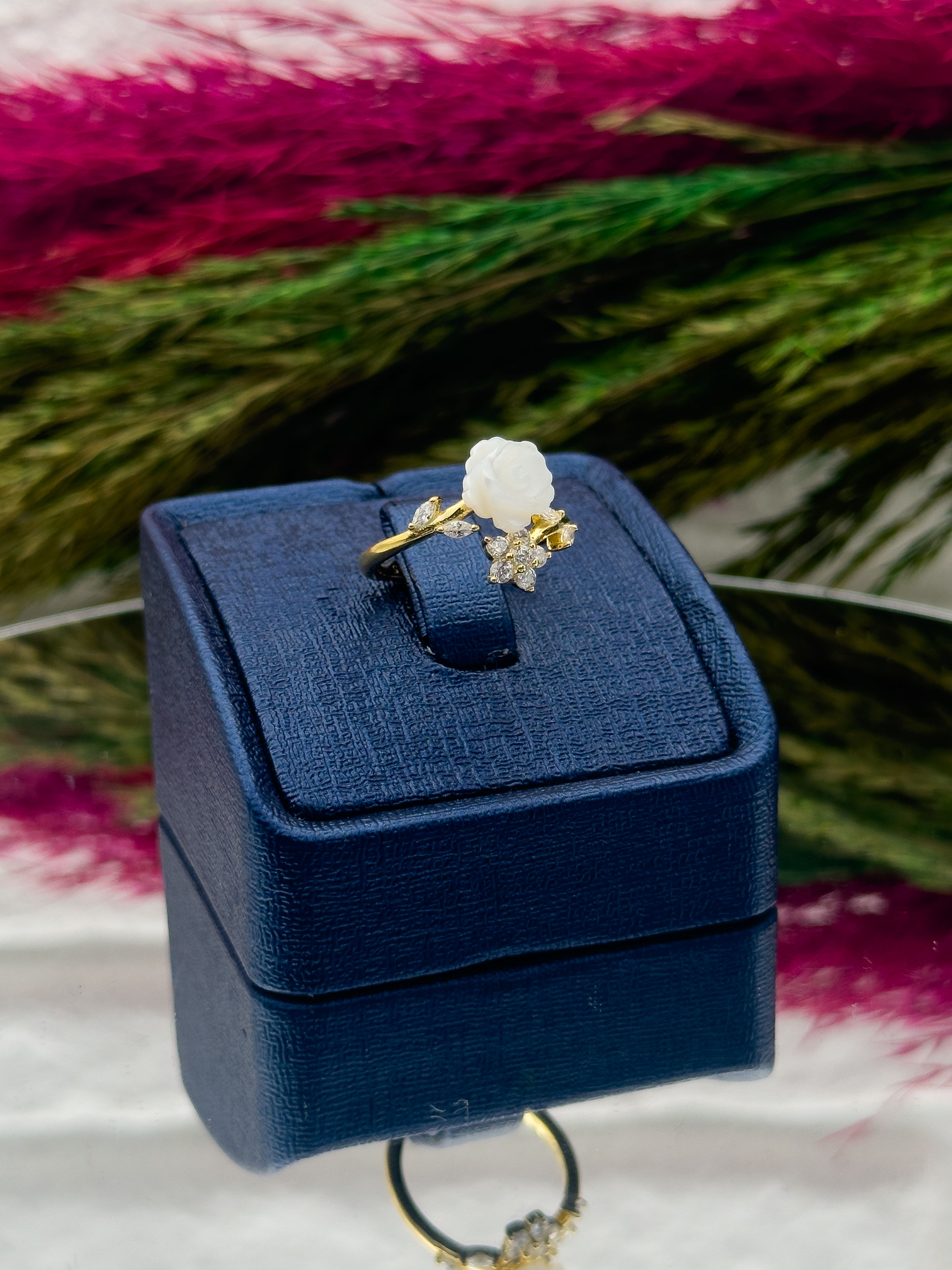 925 Ayar Gümüş Sedefli Yıldız Modeli Gold Renk Zarif Kadın Yüzük