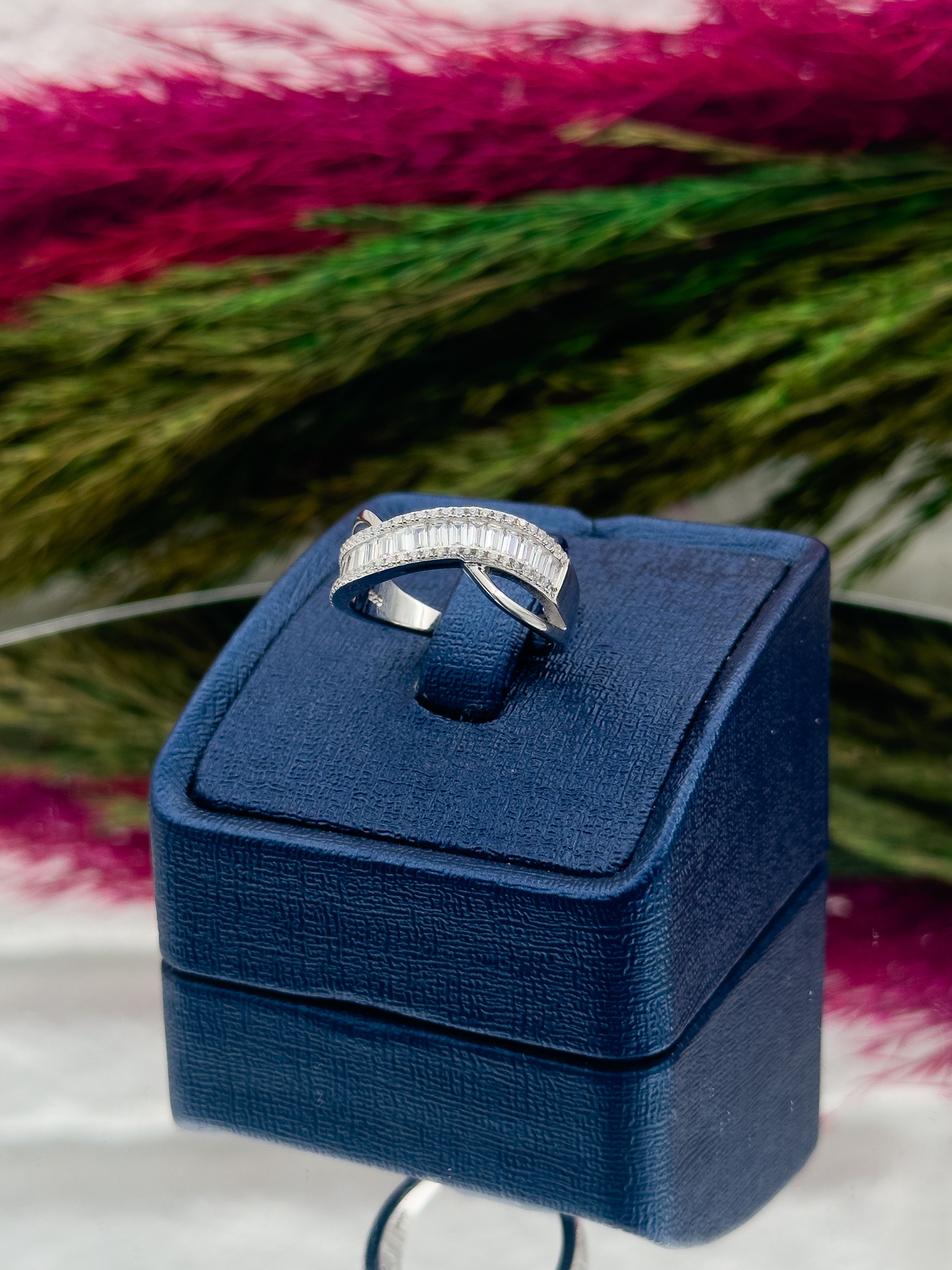 925 Ayar Gümüş Baget Taşlı Sarmal Model Zarif Kadın Yüzük