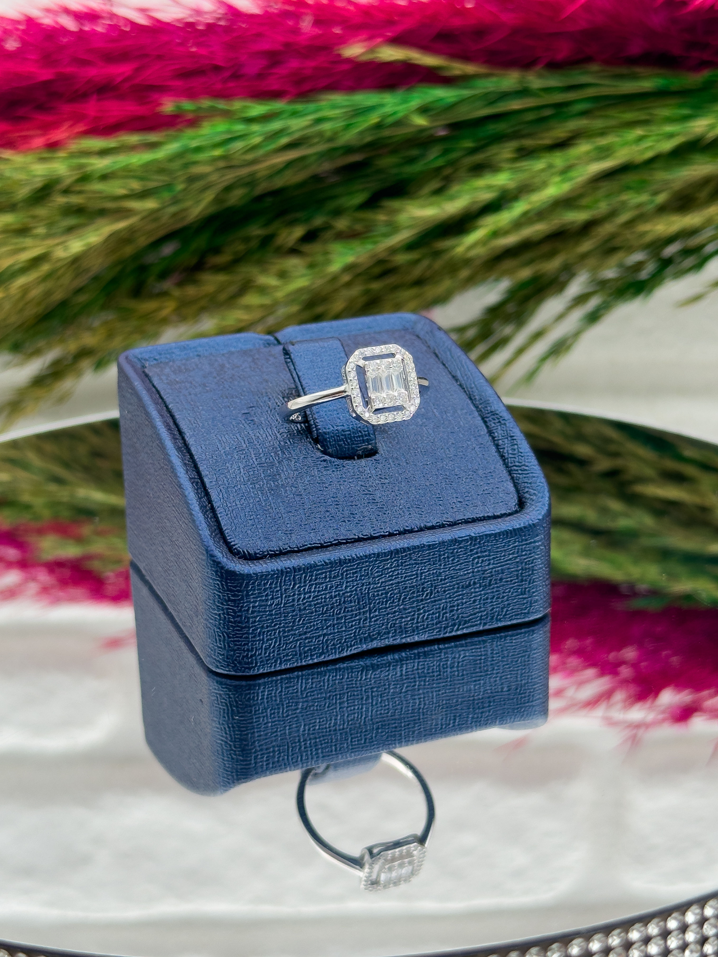 925 Ayar Gümüş Baget Pırlanta Montürlü Trend Kadın Yüzük