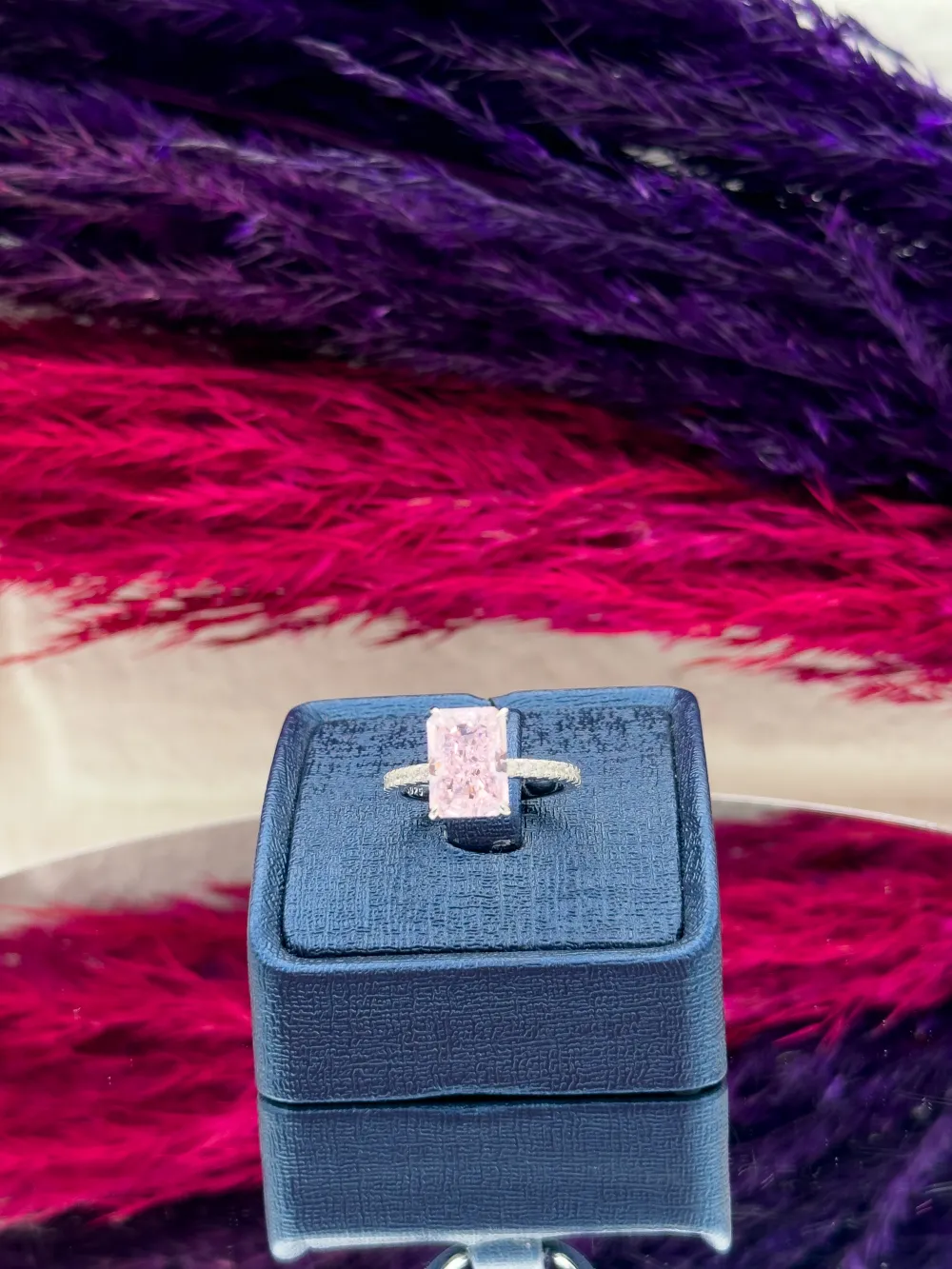 925 Ayar Gümüş Baget Pembe Kuvars Taşlı Pırlanta Montürlü Trend Kadın Yüzük