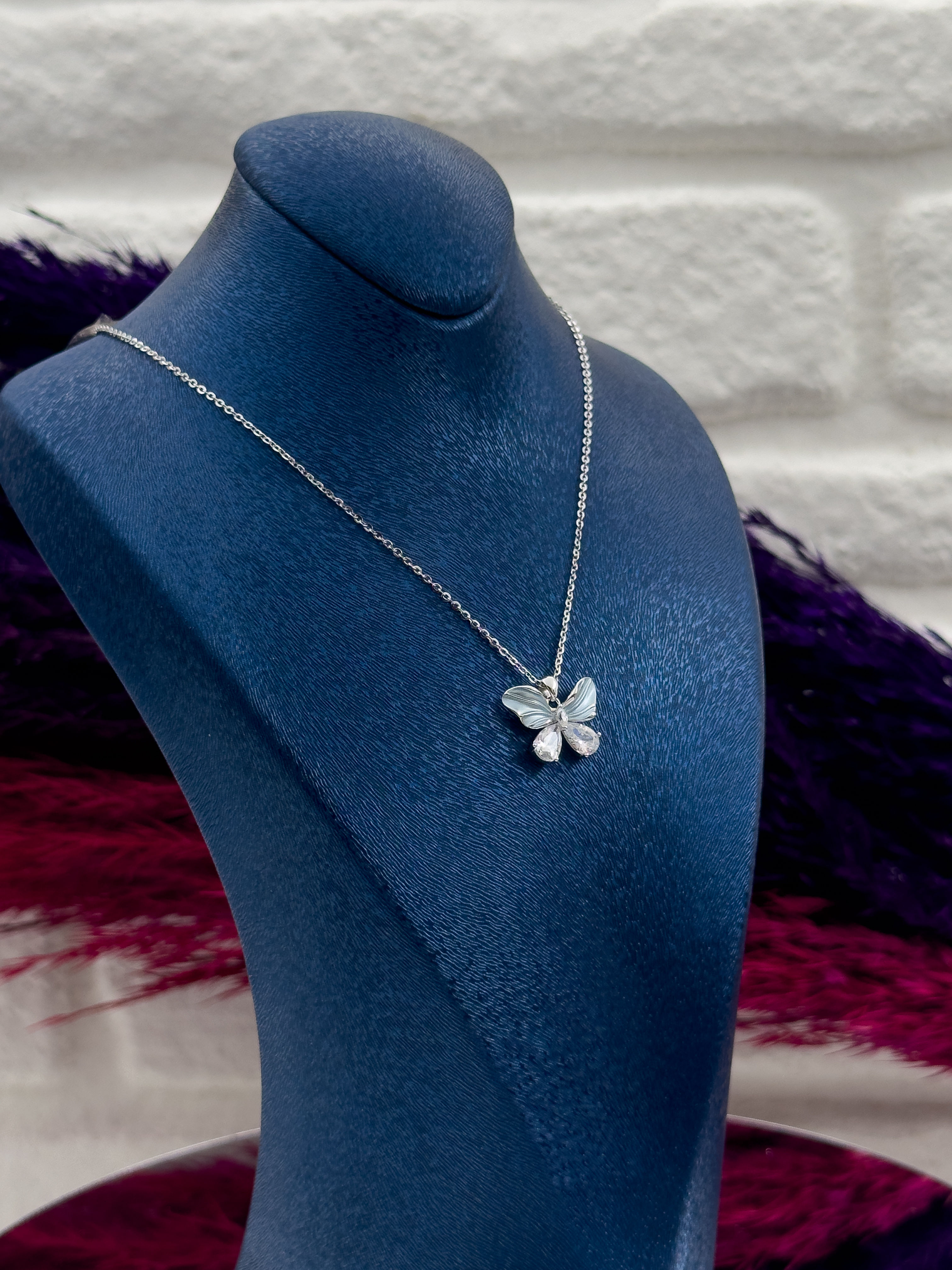 925 Ayar Gümüş Mineli Tasarım Kelebek Modeli Lüks Kadın Kolye