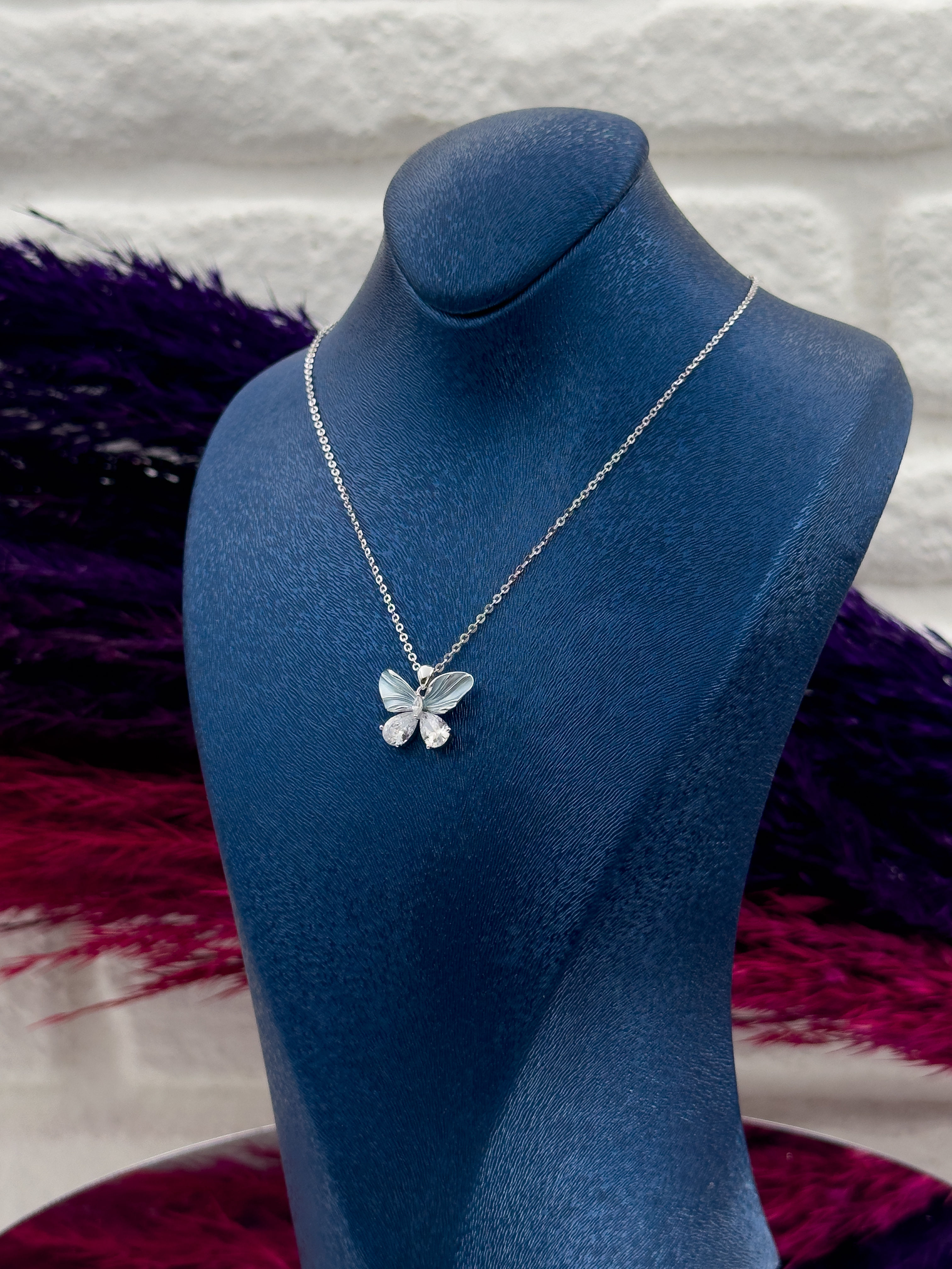 925 Ayar Gümüş Mineli Tasarım Kelebek Modeli Lüks Kadın Kolye