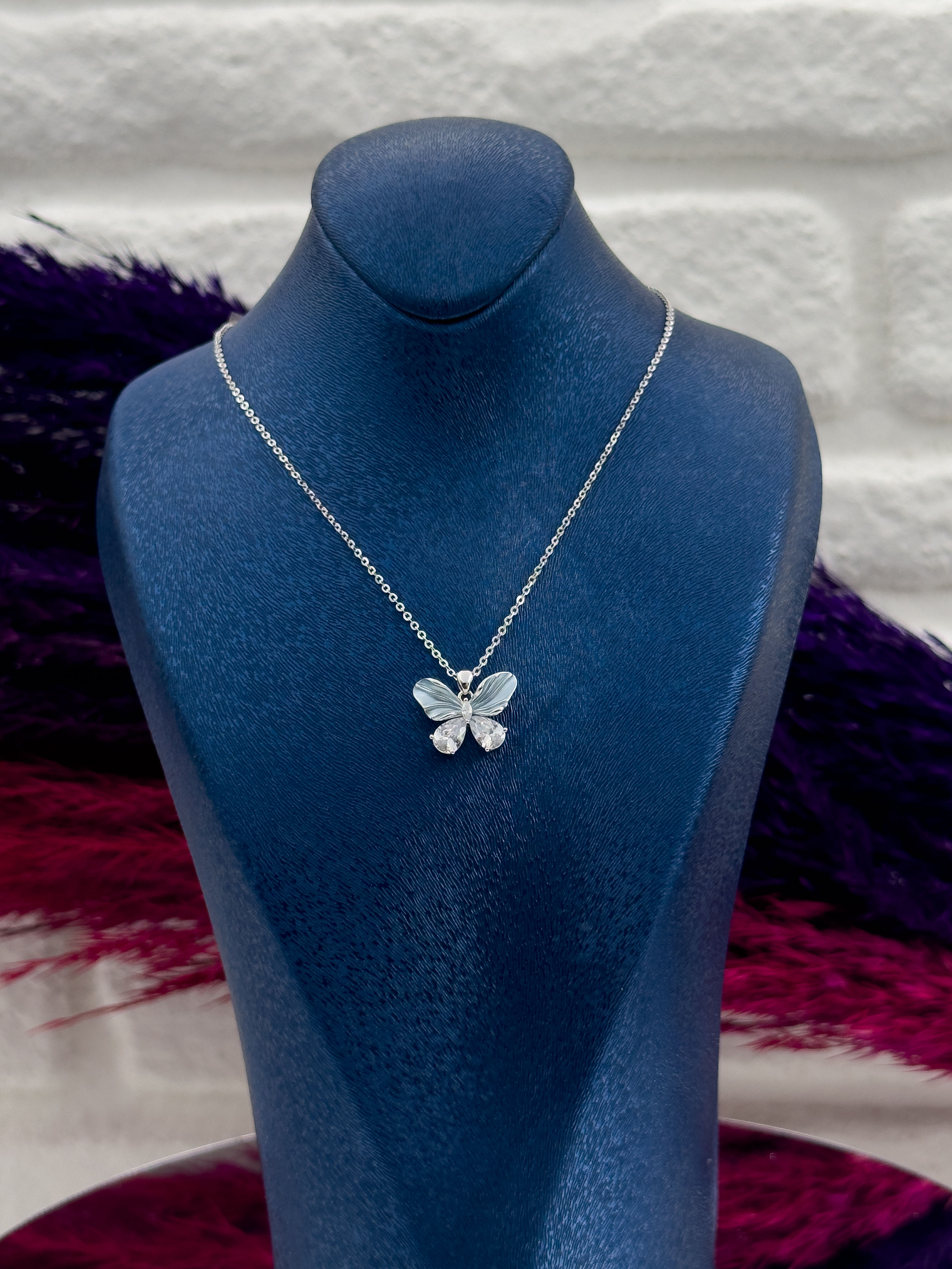 925 Ayar Gümüş Mineli Tasarım Kelebek Modeli Lüks Kadın Kolye