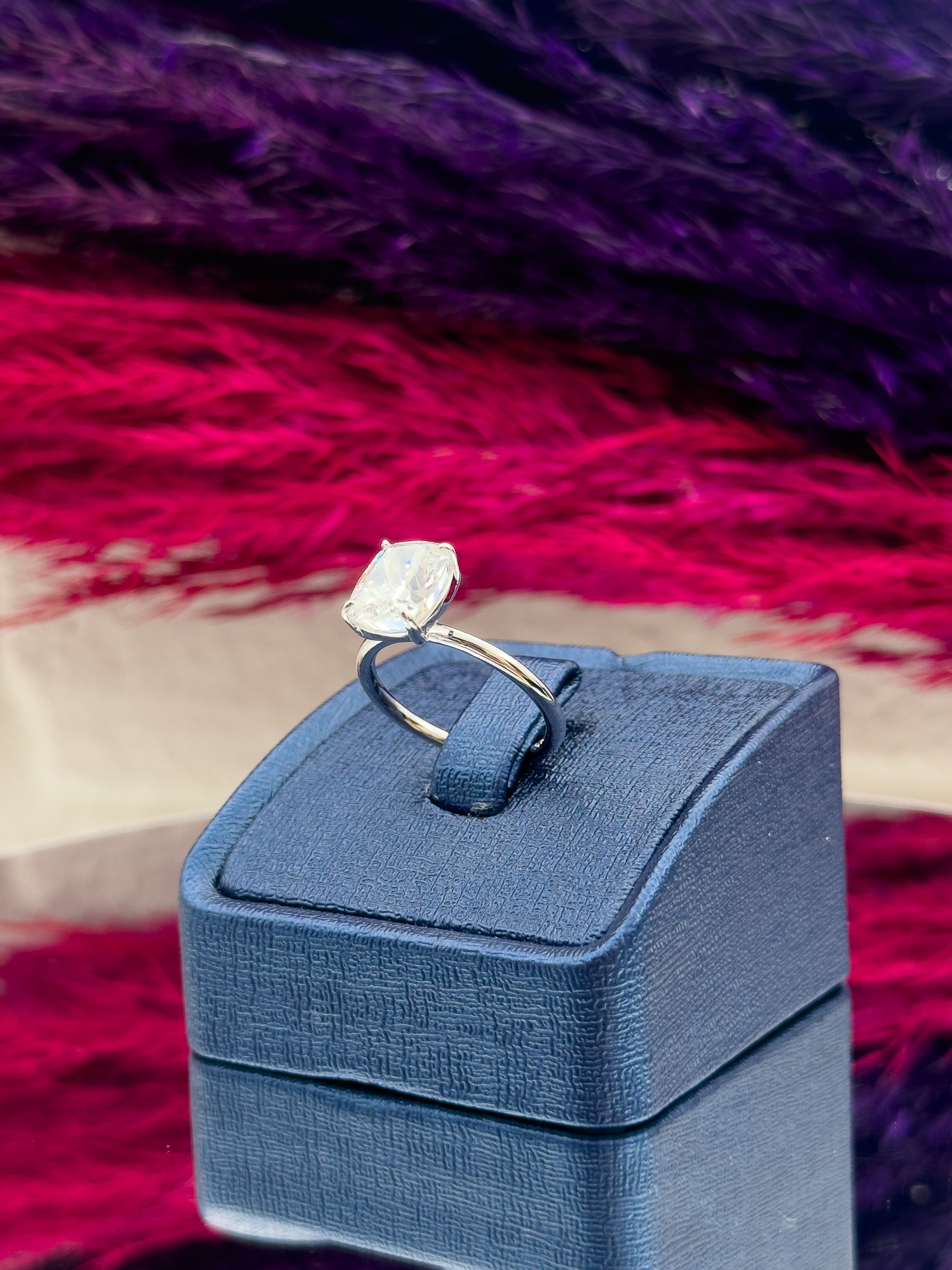 925 Ayar Gümüş Mosanite Taşlı Pırlanta Montürlü Trend Kadın Yüzük