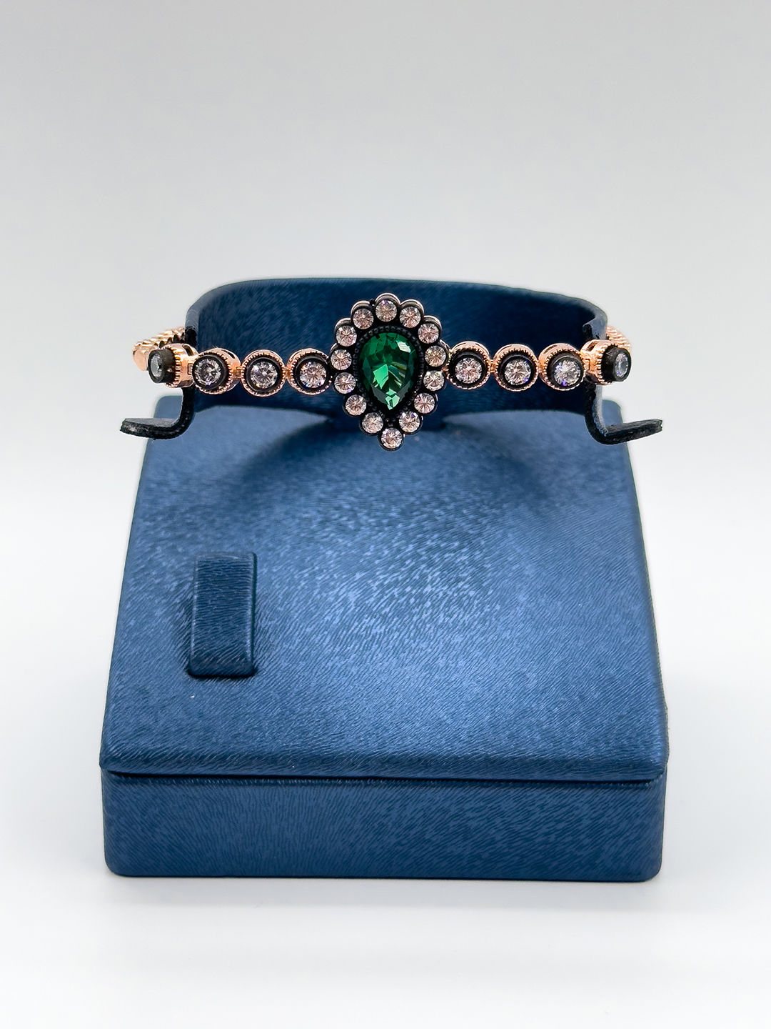 Zümrüt Renkli Elmas Modeli Kadın Gümüş Bileklik