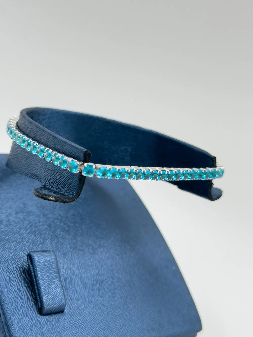 Misinalı Esnek Aquamarin Taşlı Kadın Gümüş Bileklik