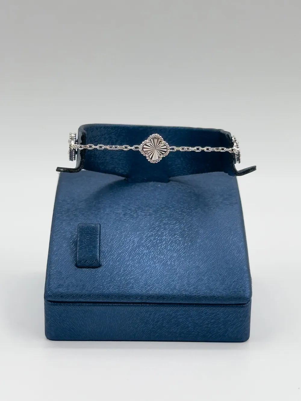 Taşsız 3’lü Mini Yonca Kadın Gümüş Bileklik