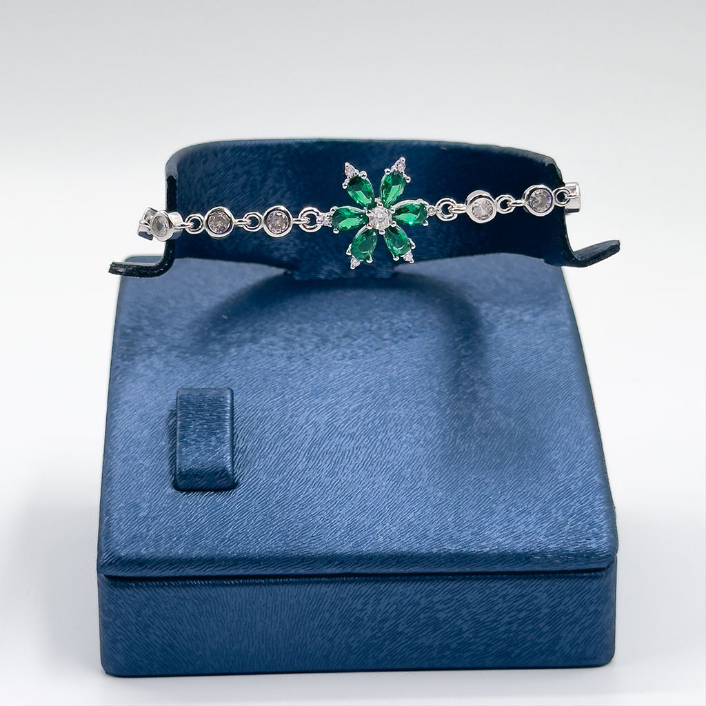 Zümrüt Taşlı Lotus Gümüş Bileklik