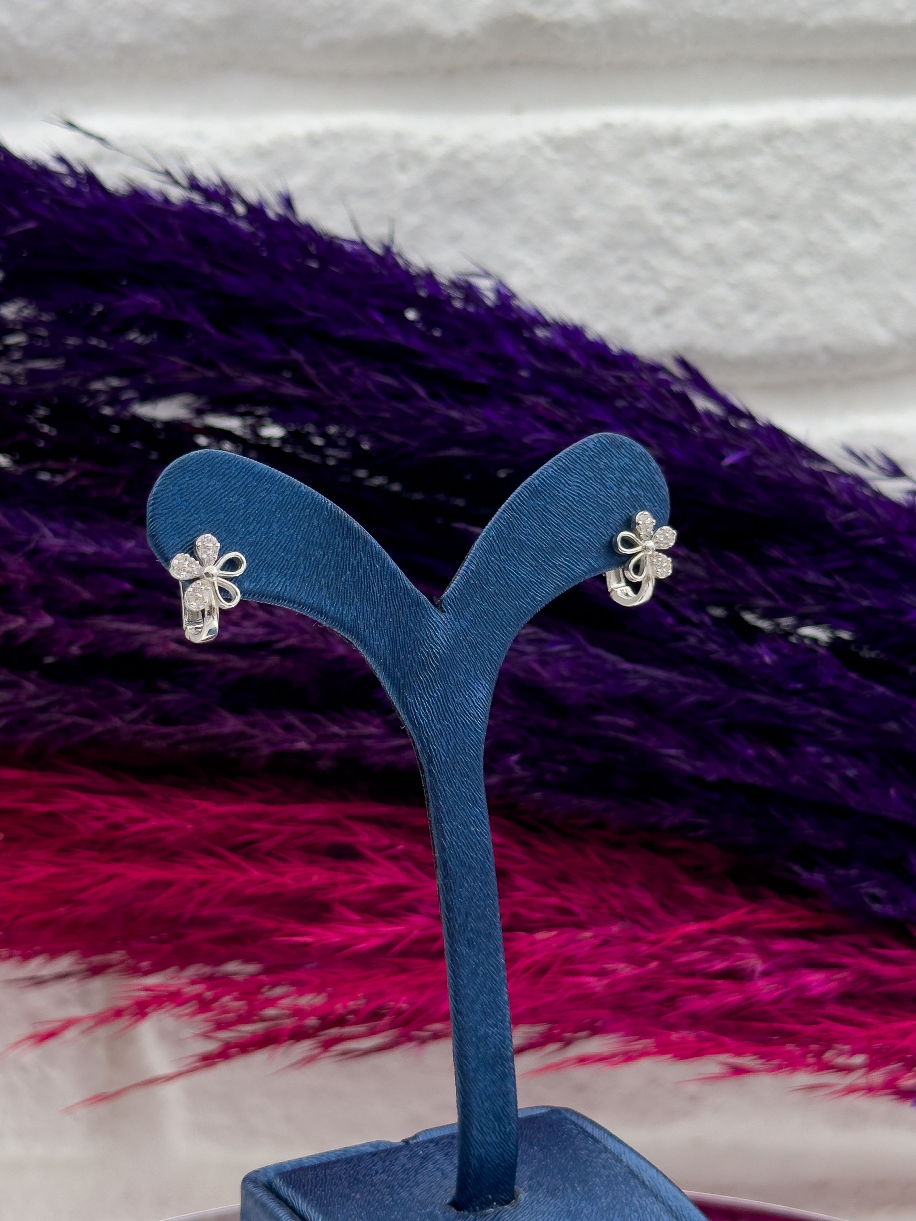 925 Ayar Gümüş Yonca Modeli Zarif Kız Çocuk Küpesi