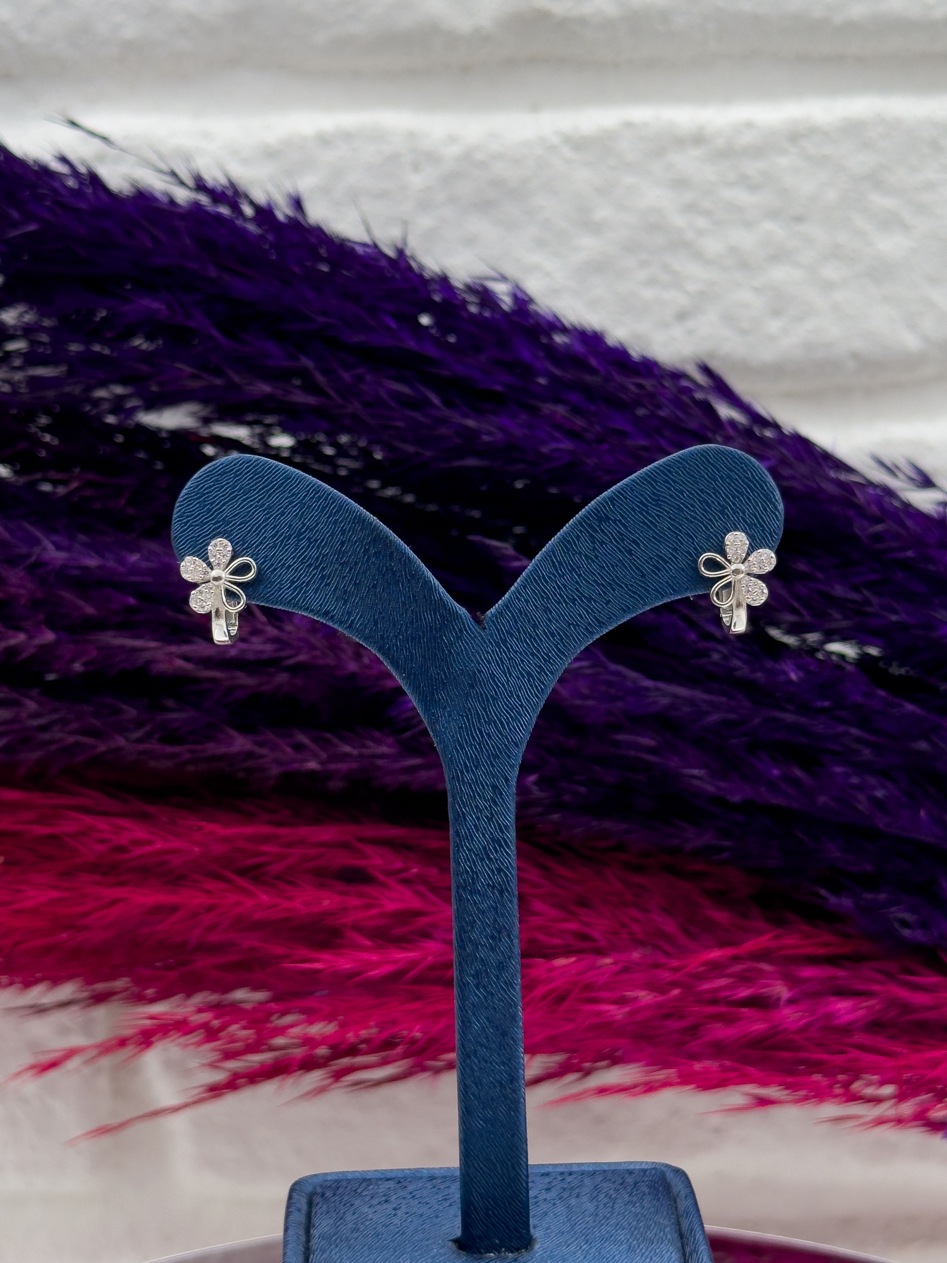 925 Ayar Gümüş Yonca Modeli Zarif Kız Çocuk Küpesi