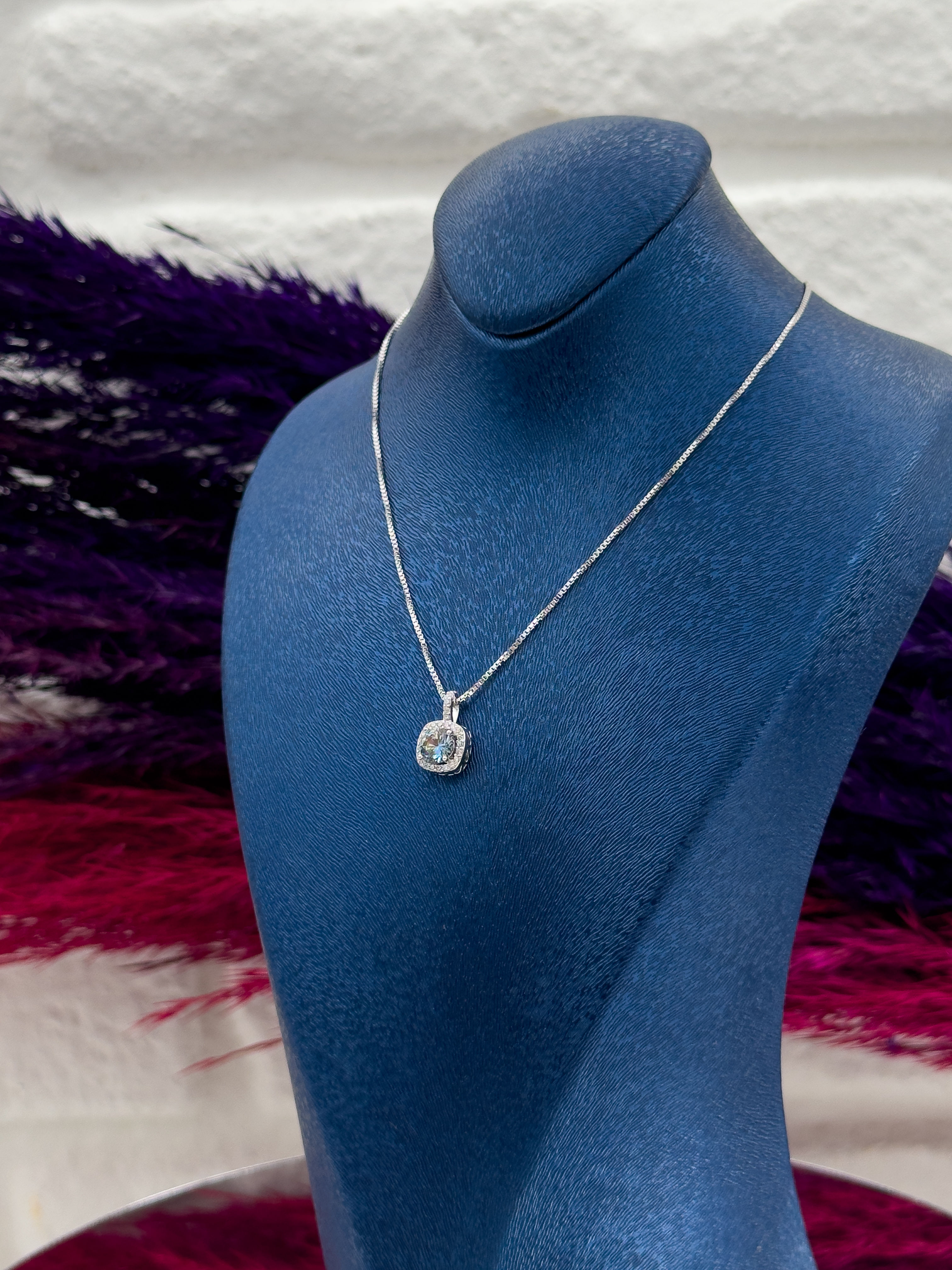 925 Ayar Gümüş Mistik Topaz Taşlı Pırlanta Montürlü Lüks Kadın Kolye