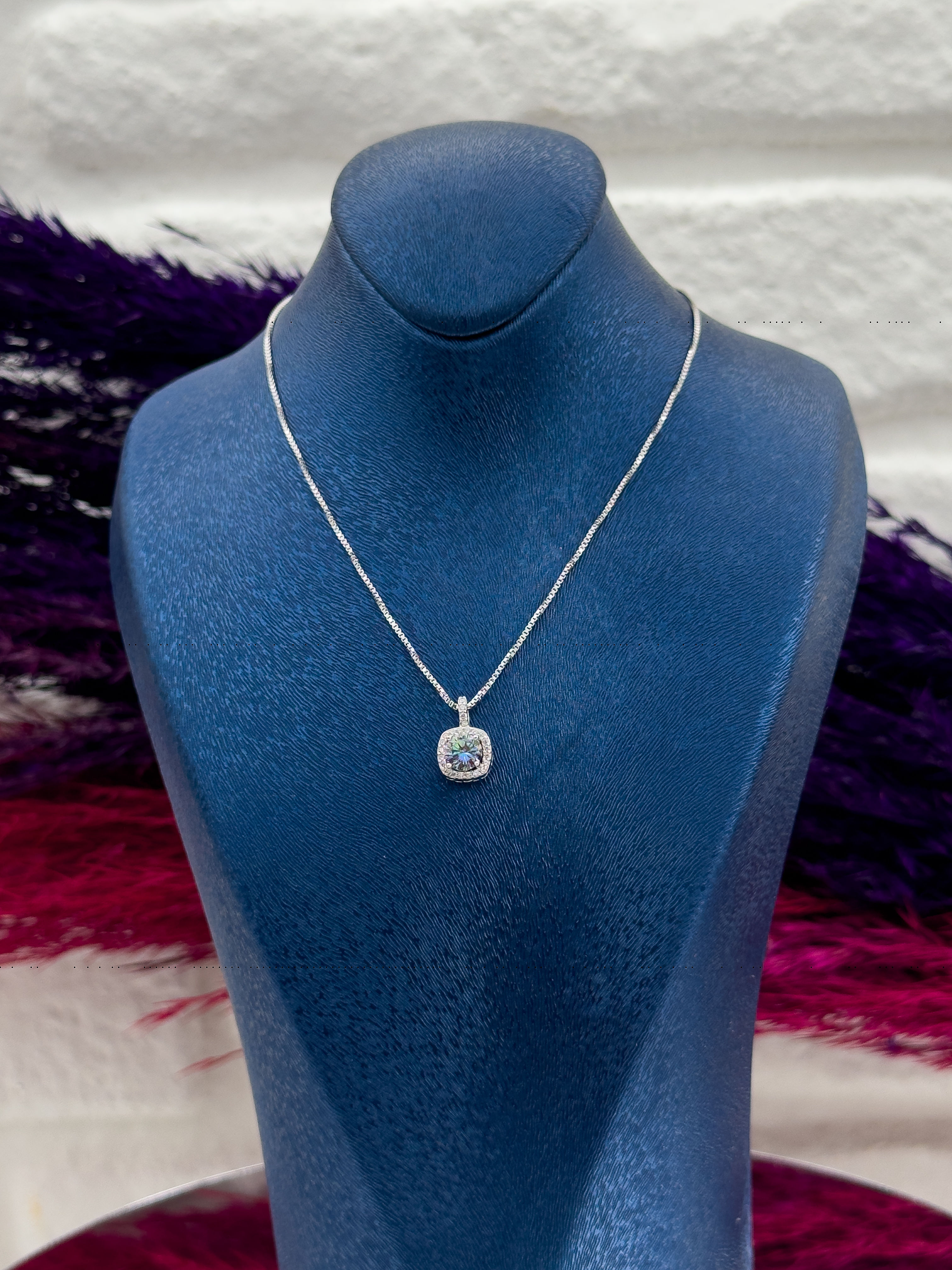 925 Ayar Gümüş Mistik Topaz Taşlı Pırlanta Montürlü Lüks Kadın Kolye