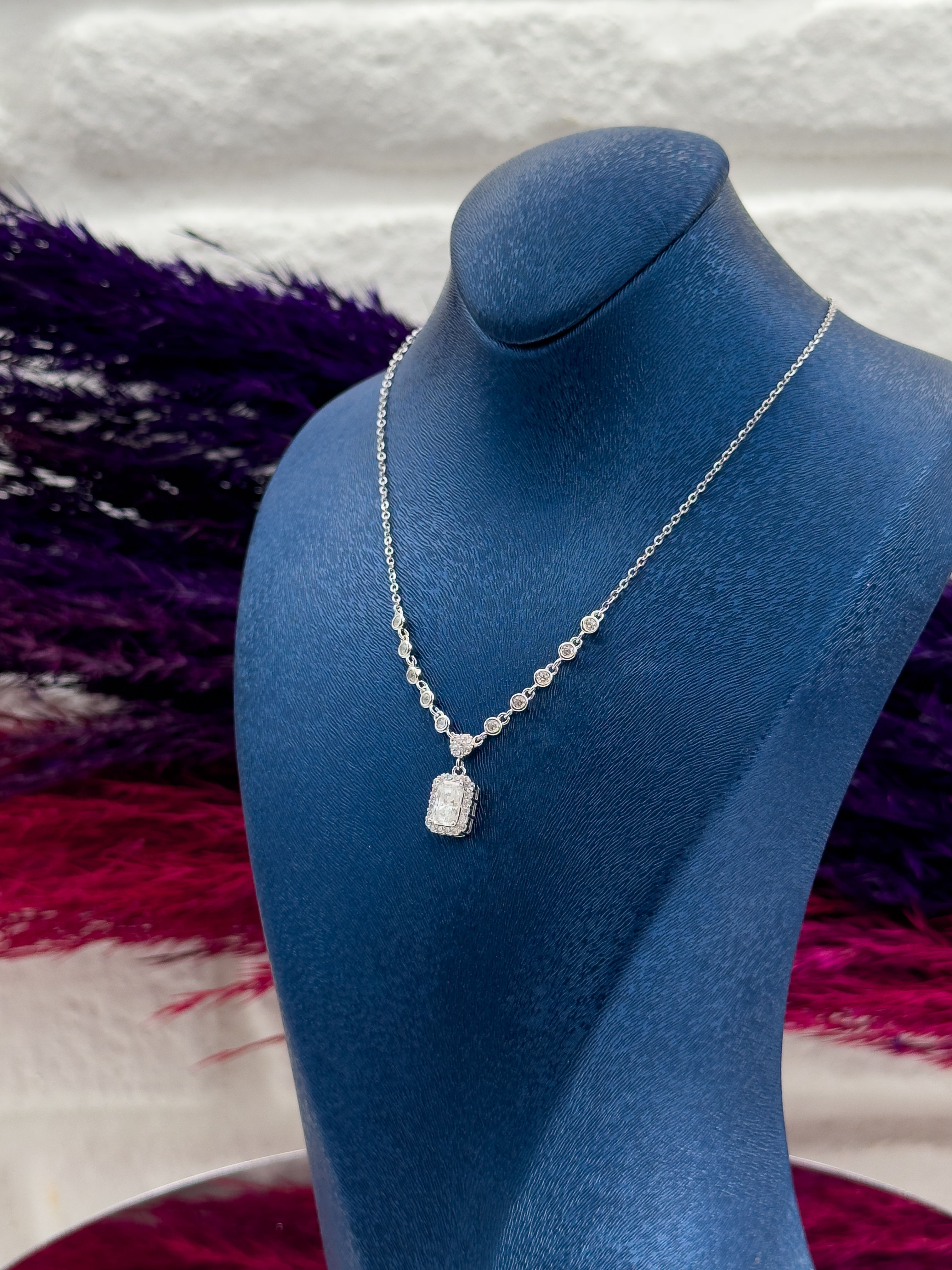 925 Ayar Gümüş Pırlanta Montür Baget Desenli Popüler Kadın Kolye