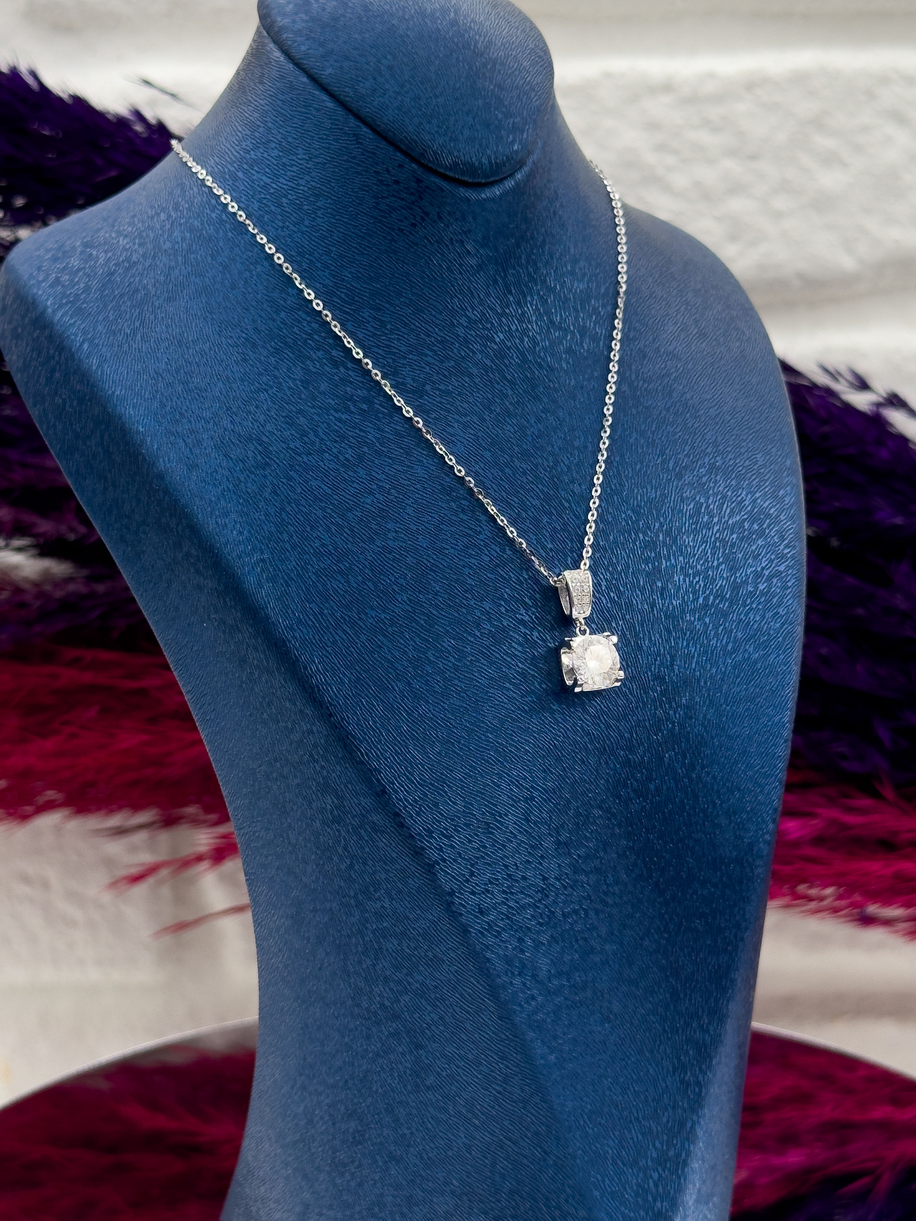 925 Ayar Gümüş Mosanite Taşlı Tektaş Tasarım Trend Kadın Kolye