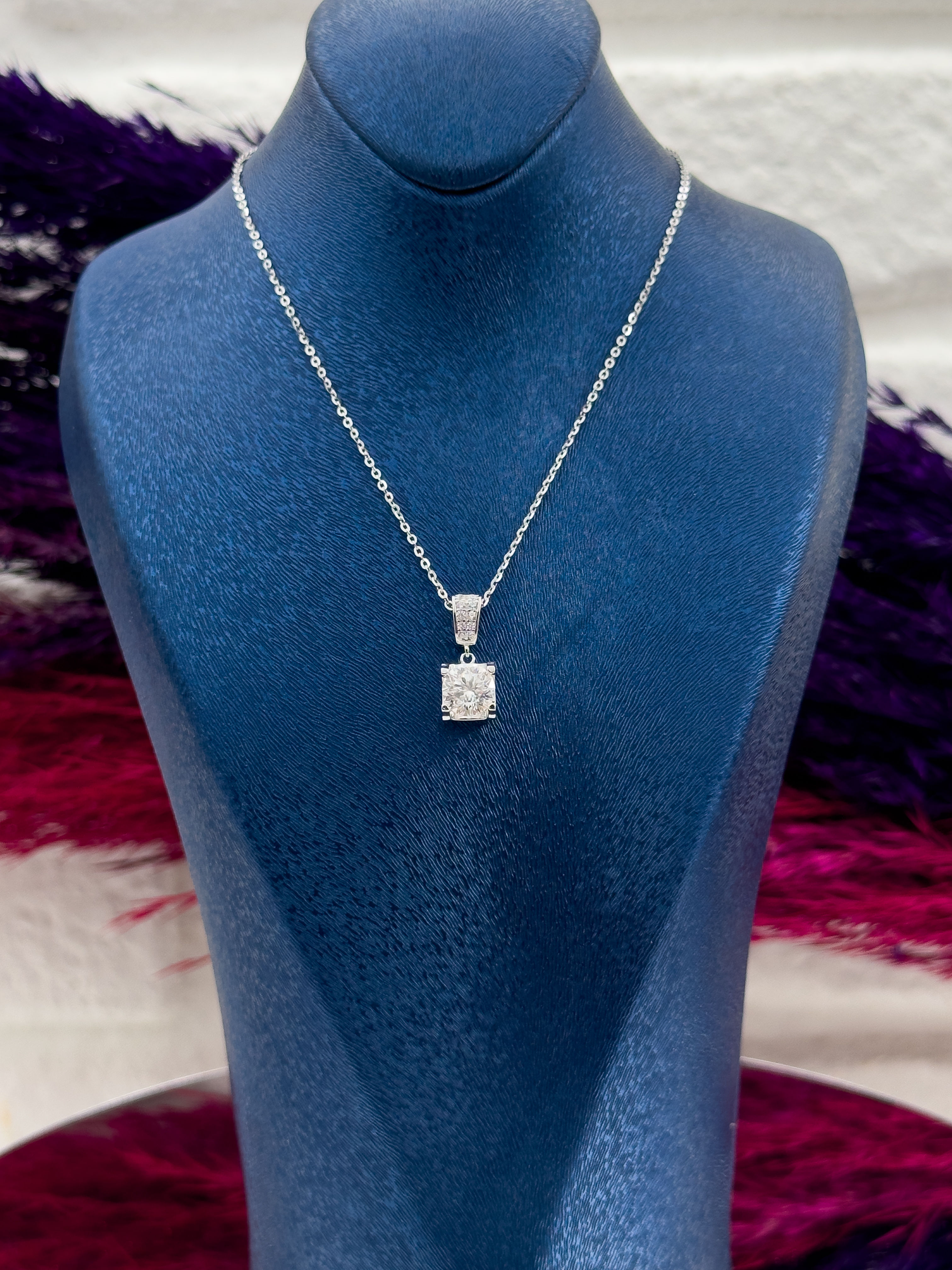 925 Ayar Gümüş Mosanite Taşlı Tektaş Tasarım Trend Kadın Kolye