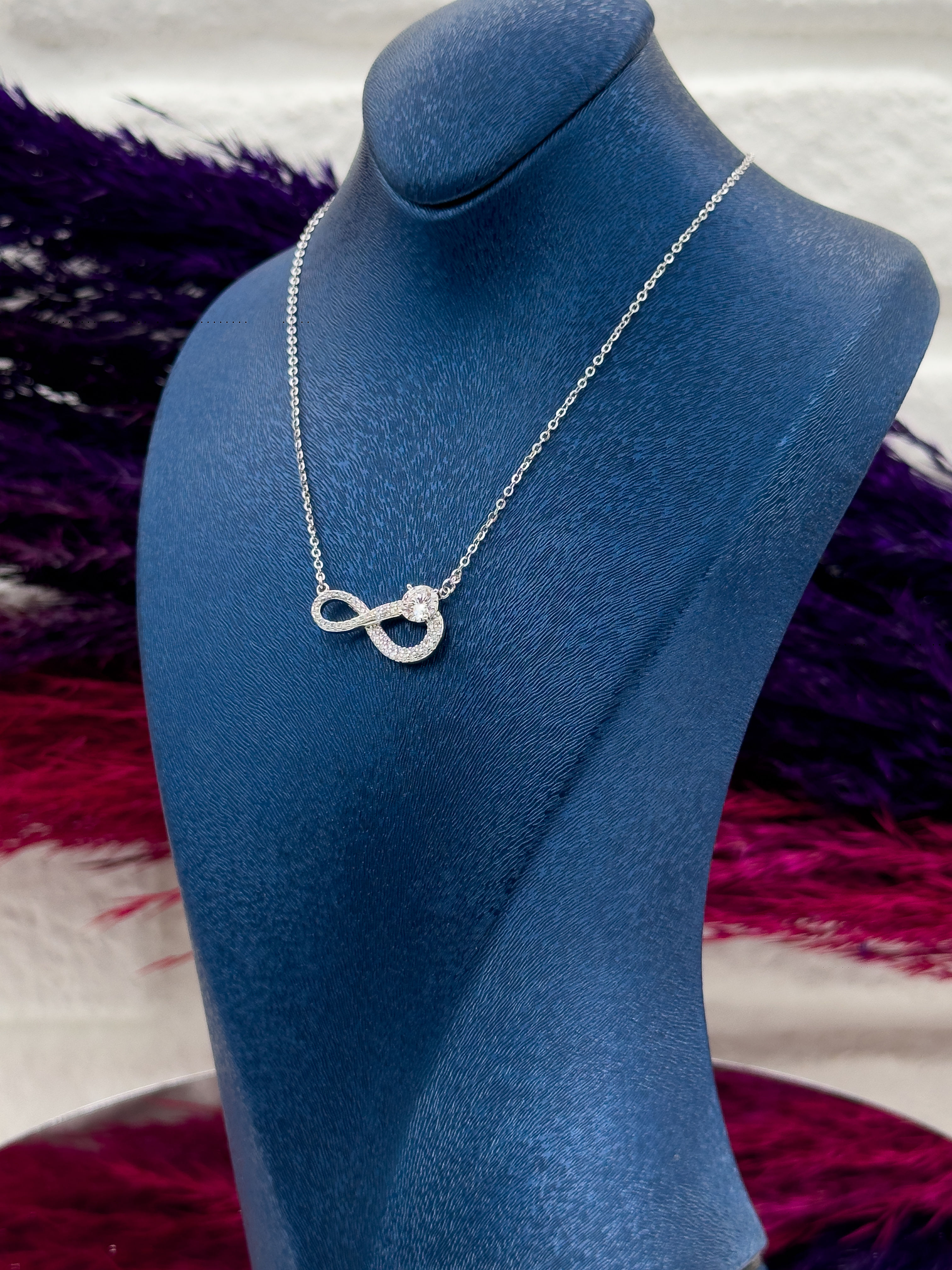 925 Ayar Gümüş Mosanite Taşlı Sonsuzluk Modeli Lüks Kadın Kolye