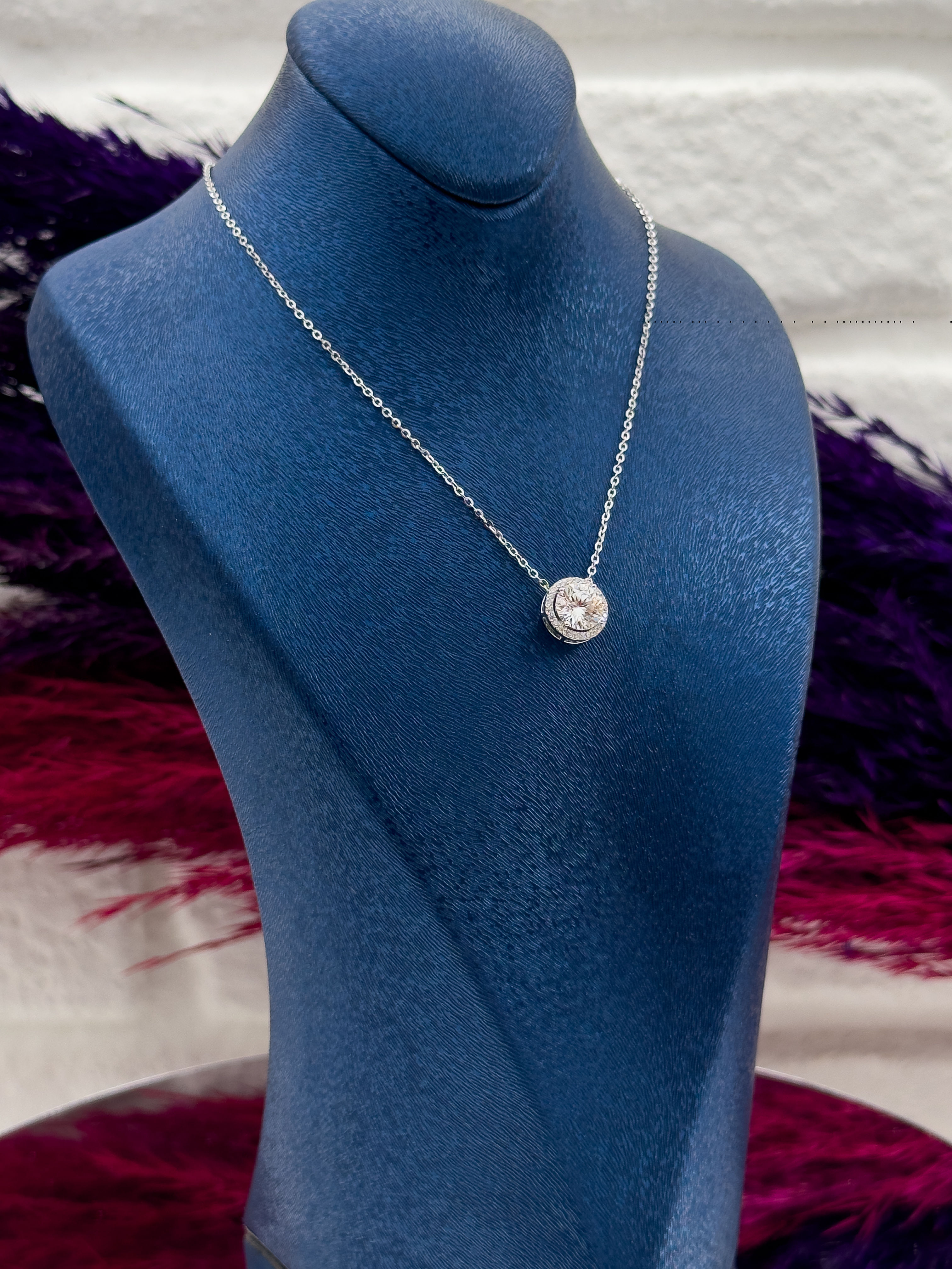 925 Ayar Gümüş Mosanite Taşlı Pırlanta Montür Desenli Popüler Kadın Kolye