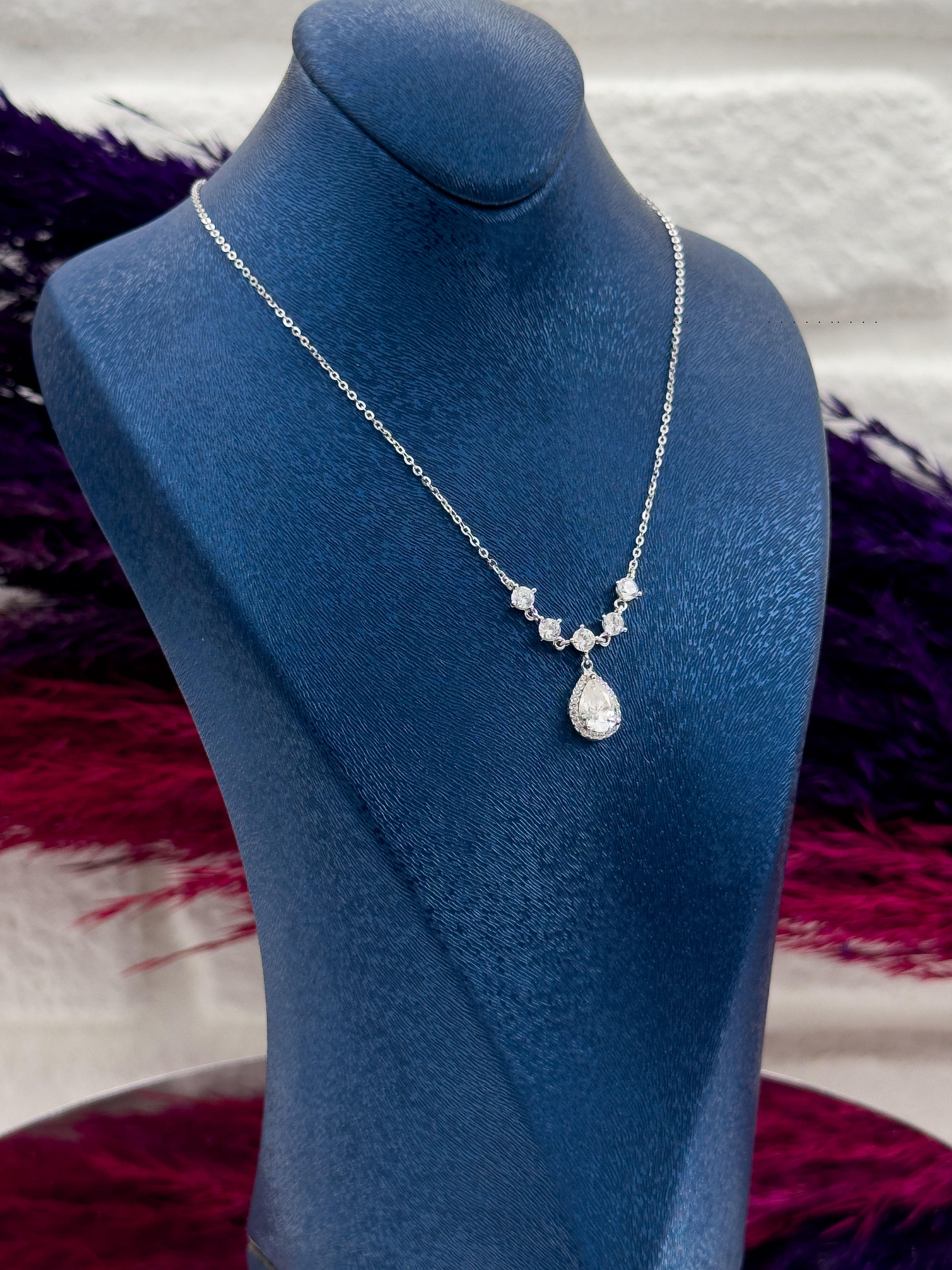 925 Ayar Gümüş Pırlanta Montür Damla Desenli Popüler Kadın Kolye