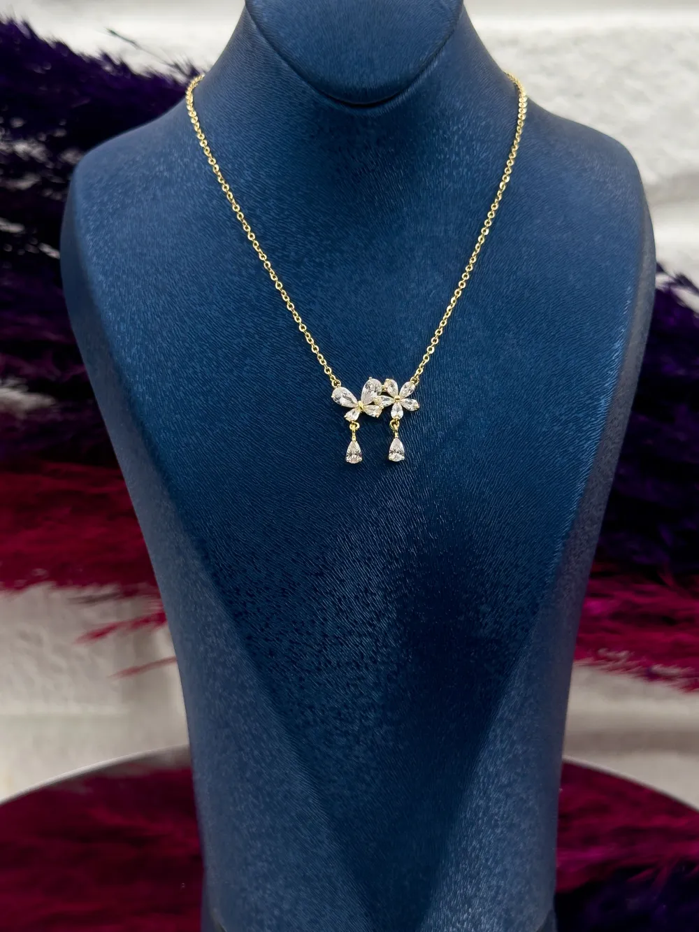 925 Ayar Gümüş Damla Taşlı Gold Renk Lotus Modeli Zarif Kadın Kolye