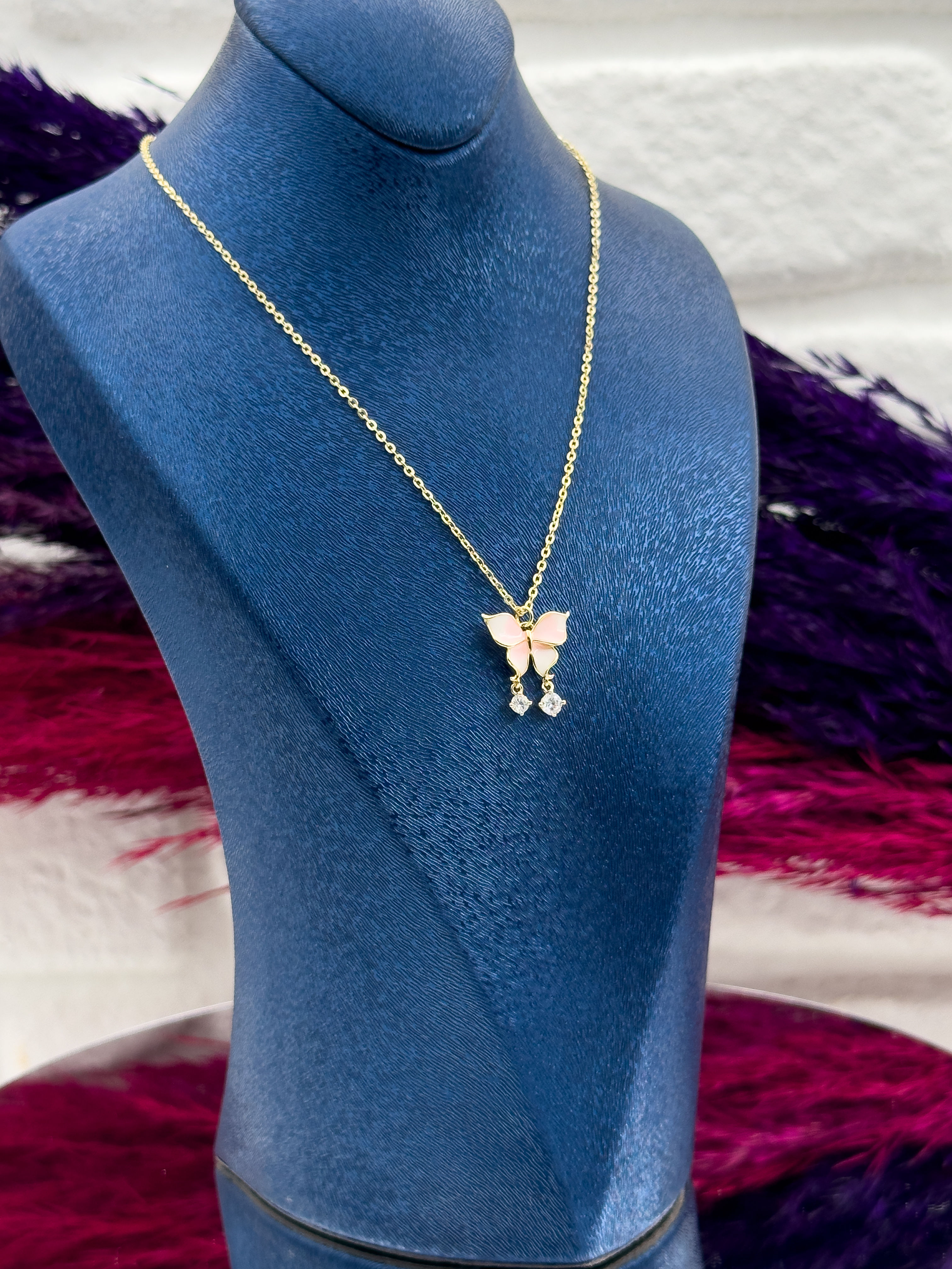 925 Ayar Gümüş Gold Renk Pembe Mineli Kelebek Modeli Zarif Kadın Kolye