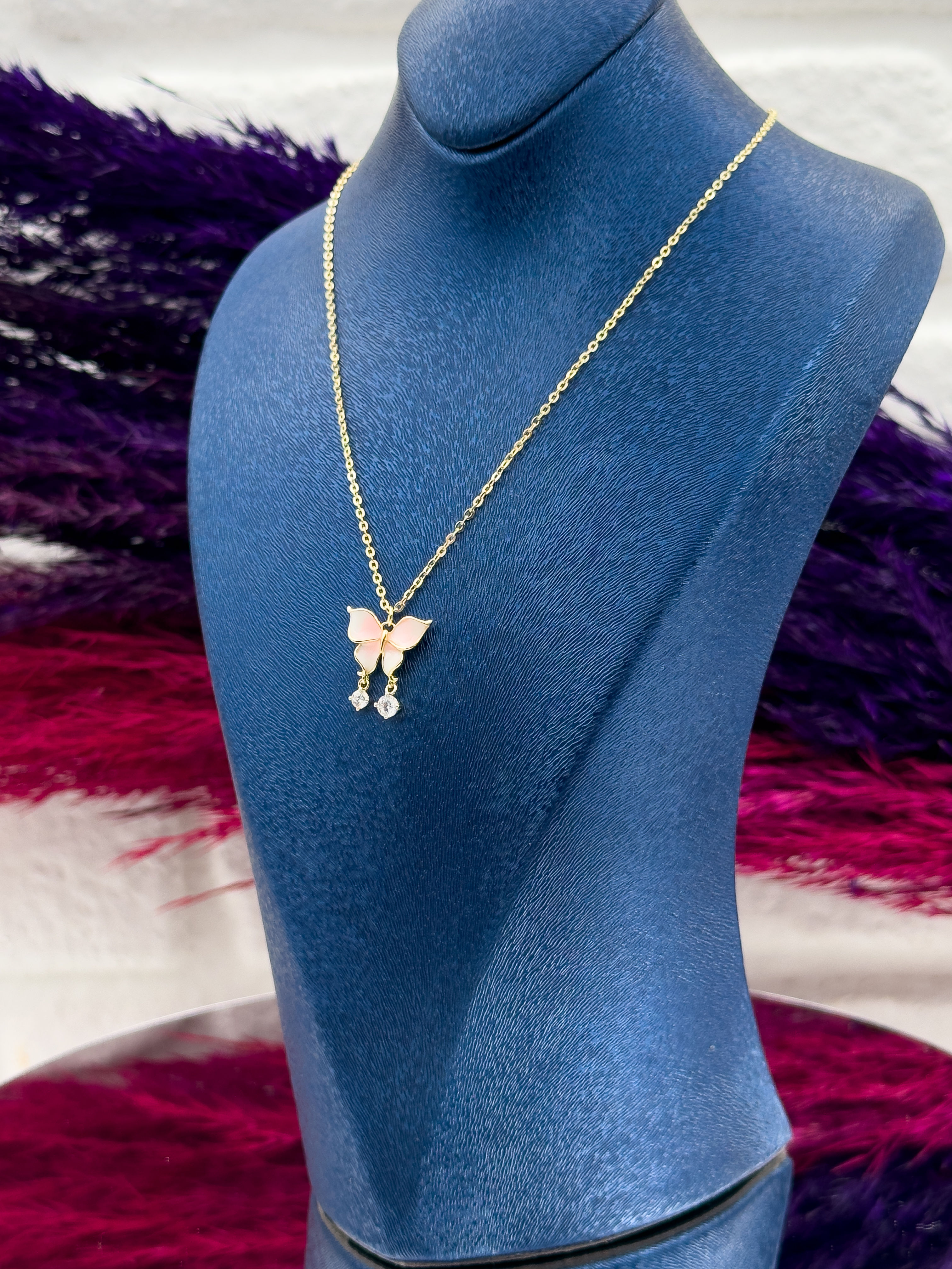 925 Ayar Gümüş Gold Renk Pembe Mineli Kelebek Modeli Zarif Kadın Kolye