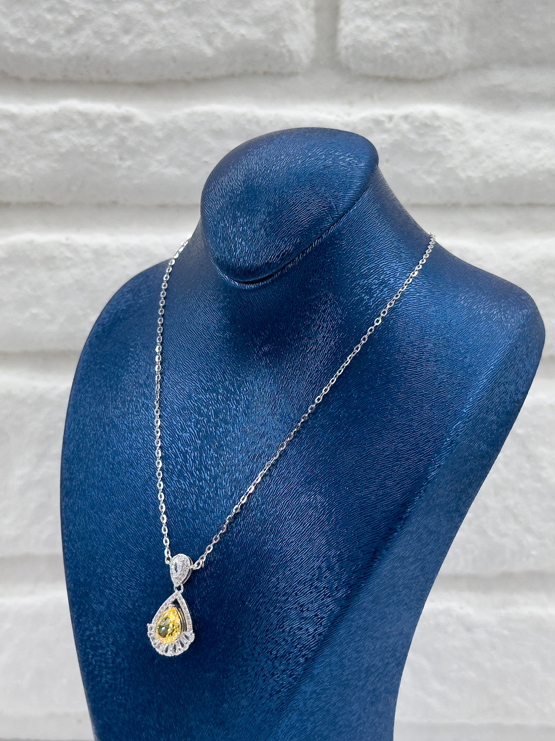 Strin Taşlı Özel Tasarım Kadın Gümüş Kolye - Charm Kolye