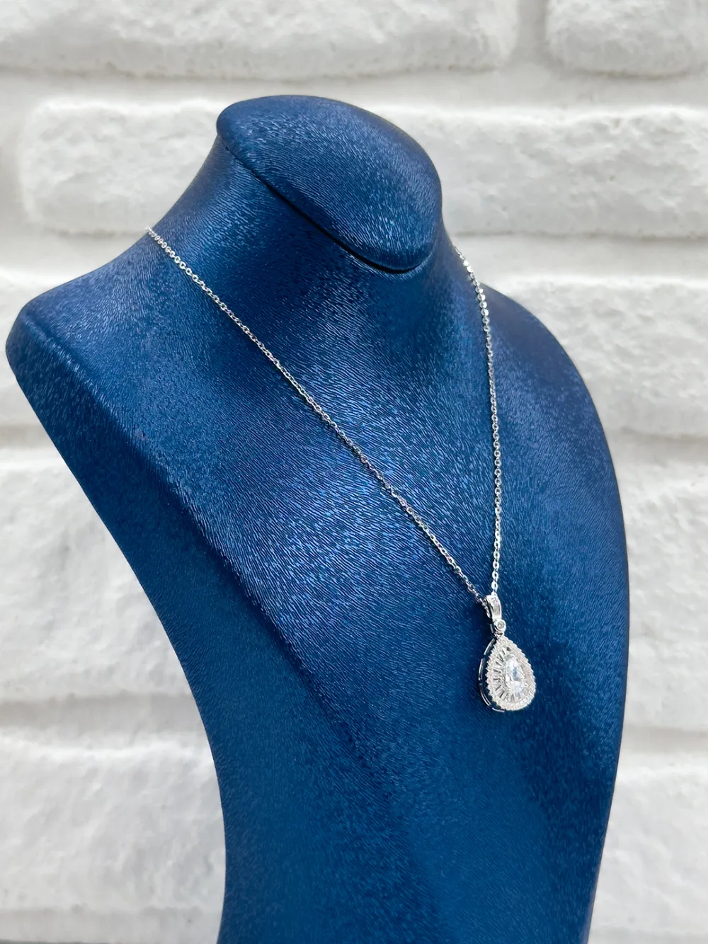 Pırlanta Montür Damla Model Kadın Gümüş Kolye