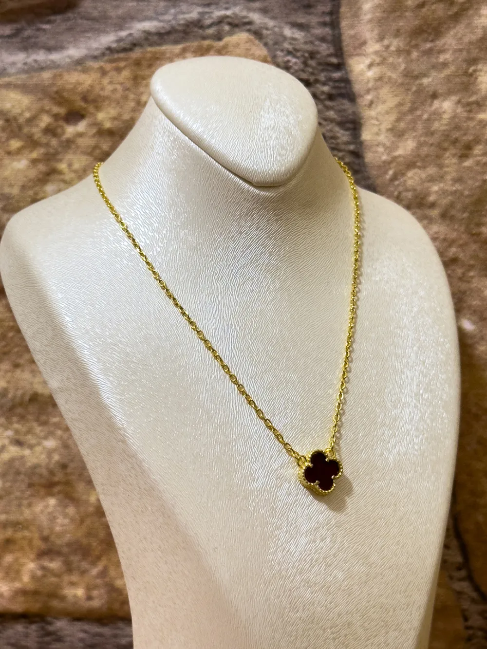 Gold Renk Bordo Onix Taşlı Yonca Kadın Gümüş Kolye