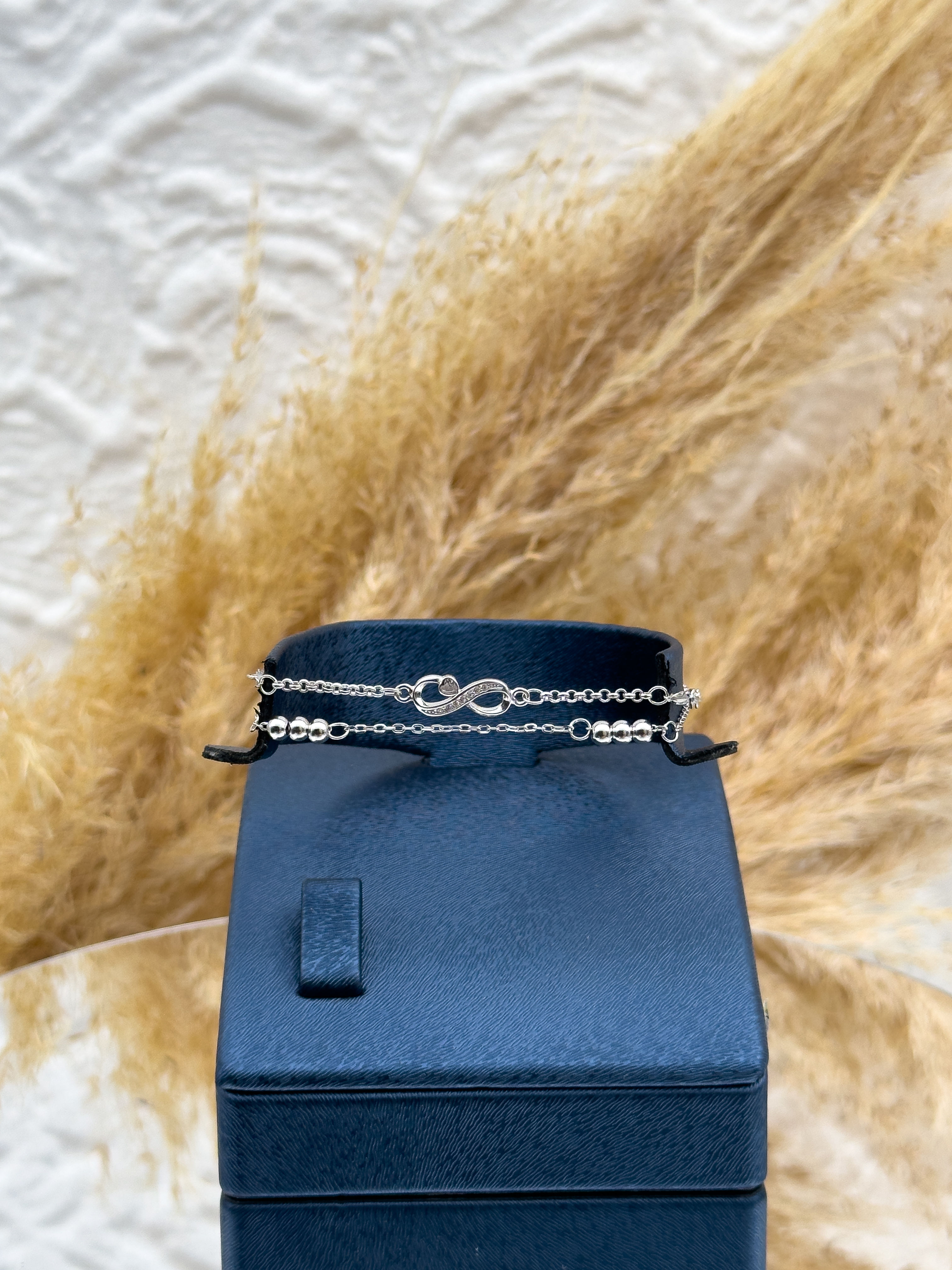 925 Ayar Gümüş Dorikalı Sonsuzluk Figürlü Spor Kadın Bileklik – Anlamlı, Şık ve Günlük Kullanıma Uygun