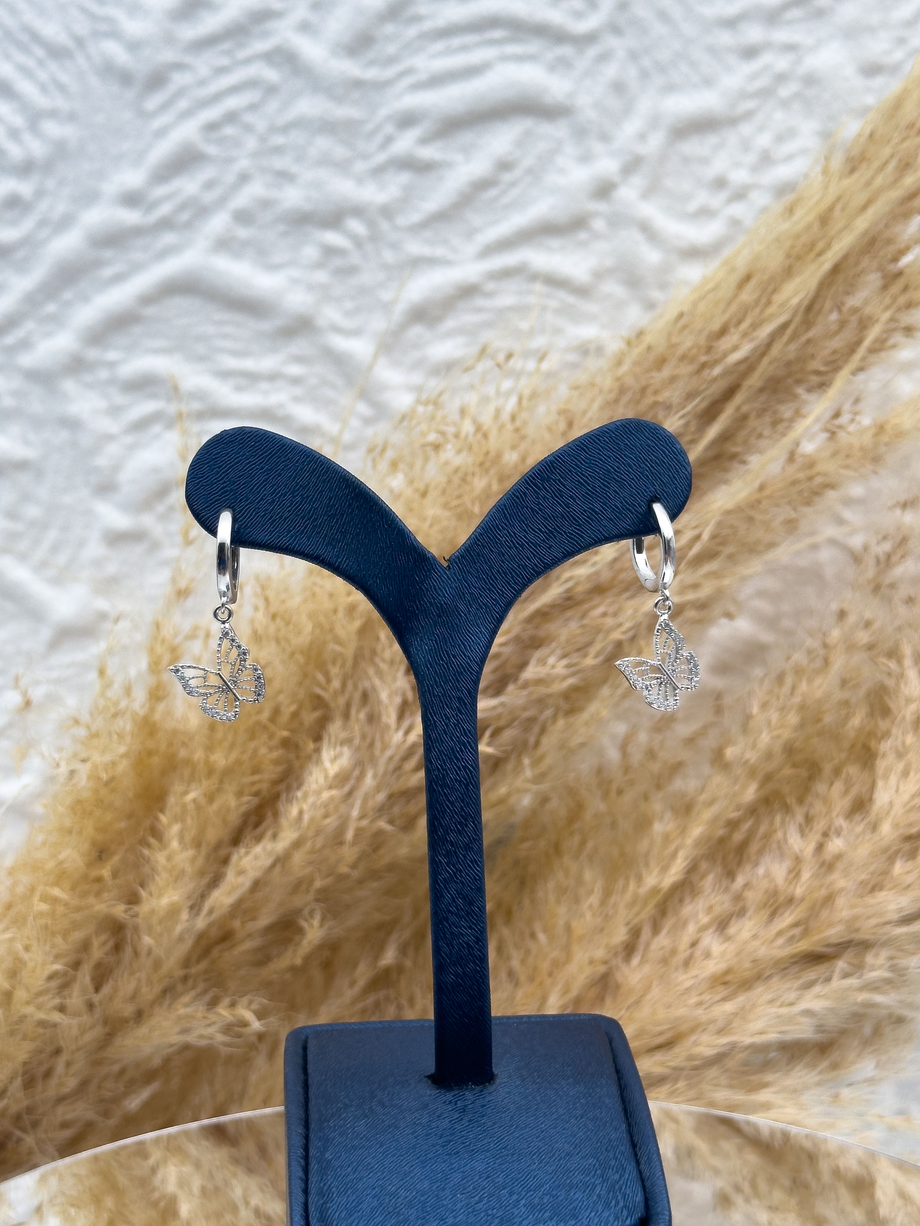 925 Ayar Gümüş Halka Kilitli Zirkon Taşlı Kelebek Sallantılı Küpe