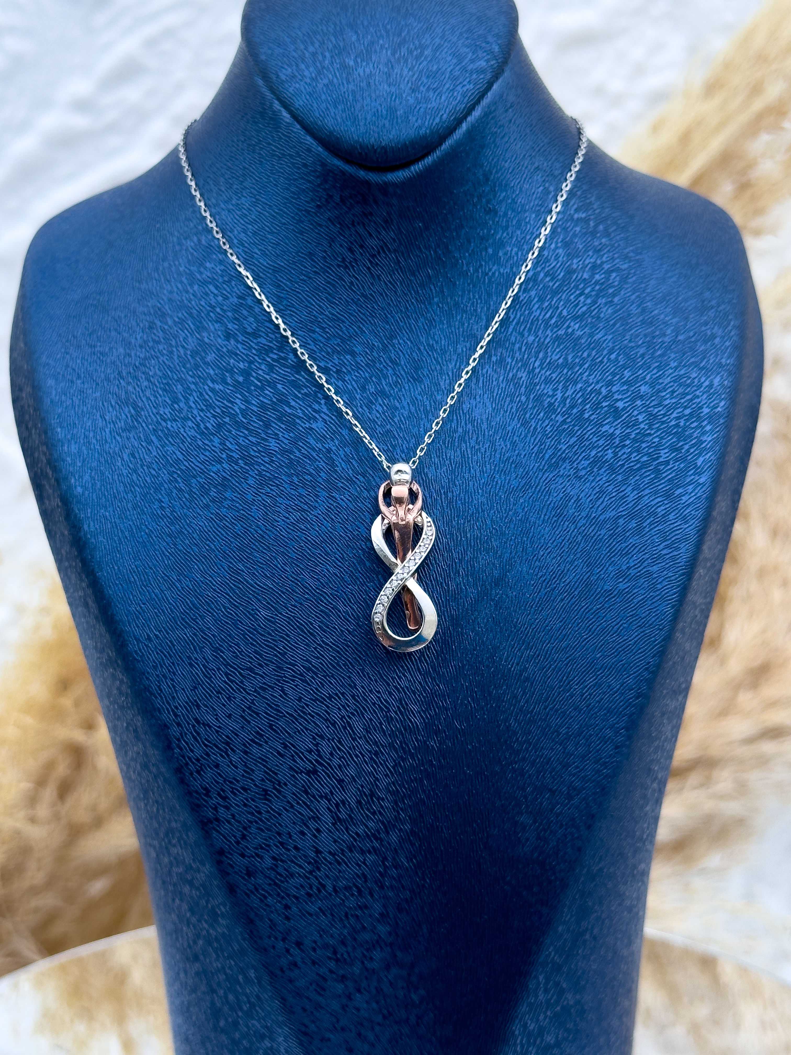 925 Ayar Gümüş Rose & Beyaz Özel Tasarım Sonsuzluk Kolye – Taşlı Zarif Kadın Kolye