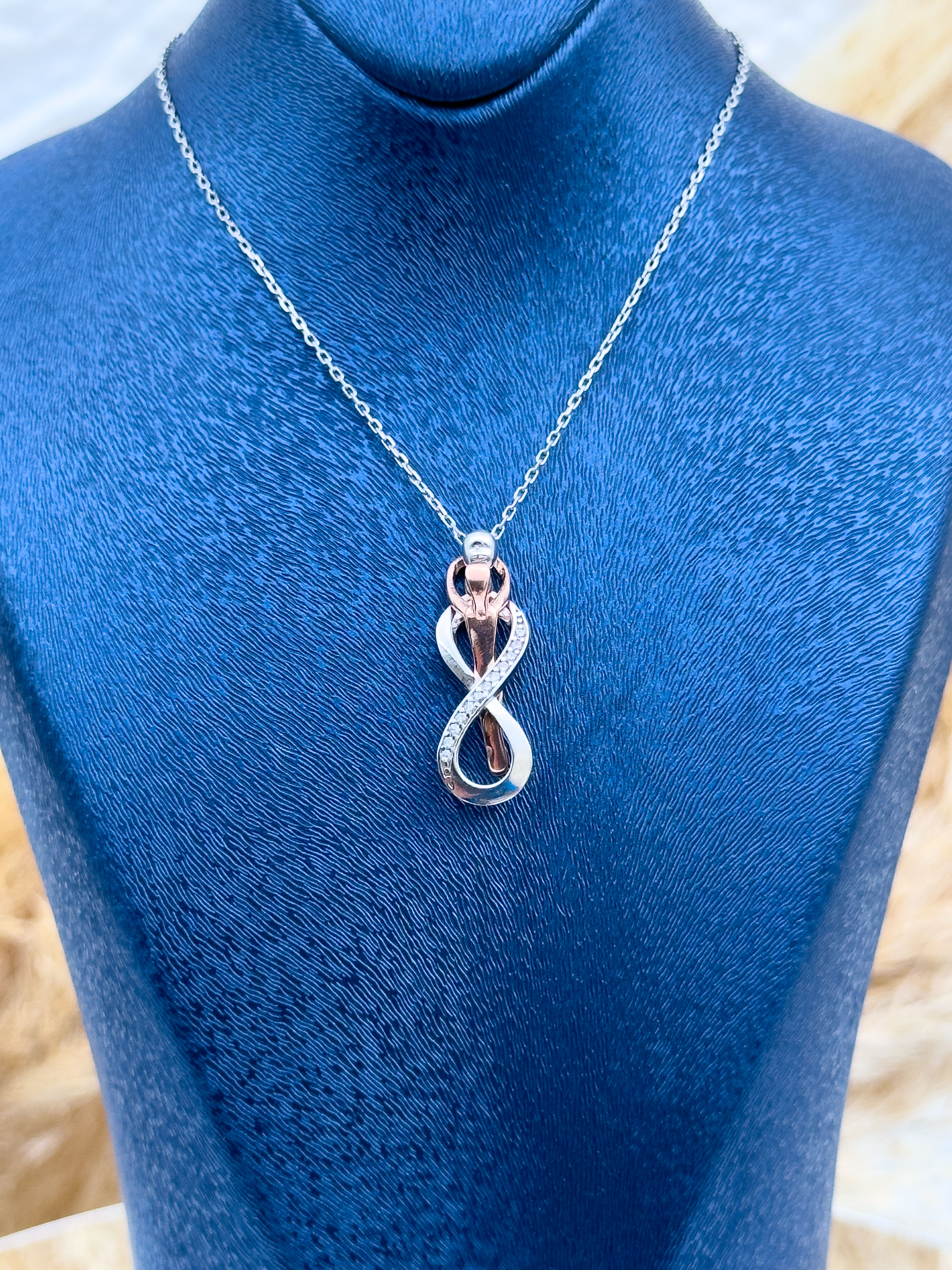 925 Ayar Gümüş Rose & Beyaz Özel Tasarım Sonsuzluk Kolye – Taşlı Zarif Kadın Kolye