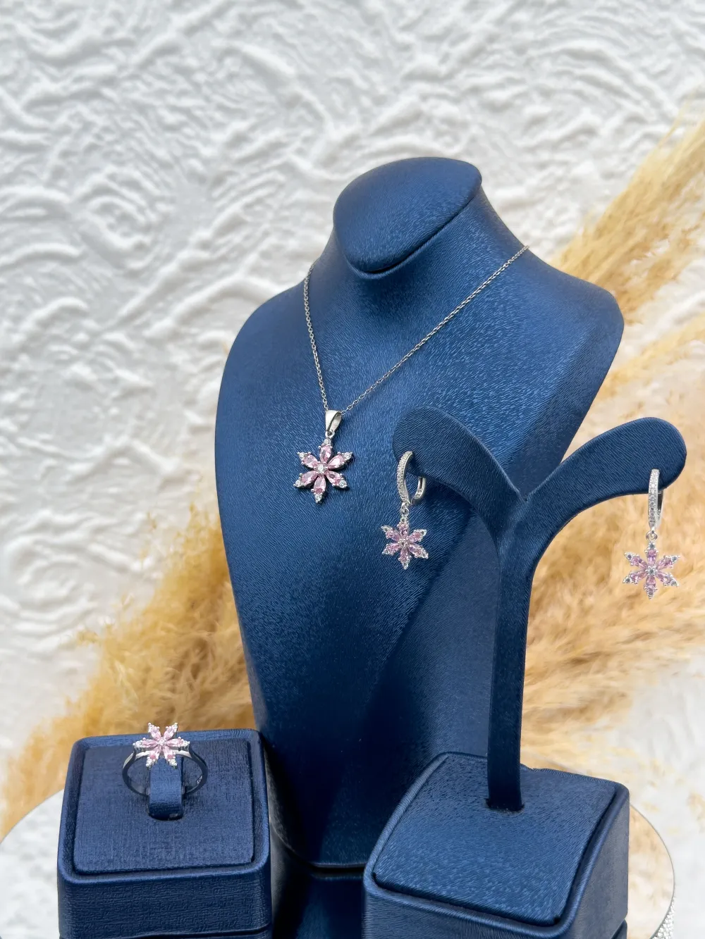 925 Ayar Gümüş Pembe Kuvars Taşlı Lotus Çiçeği Modeli 3’lü Kadın Takı Seti