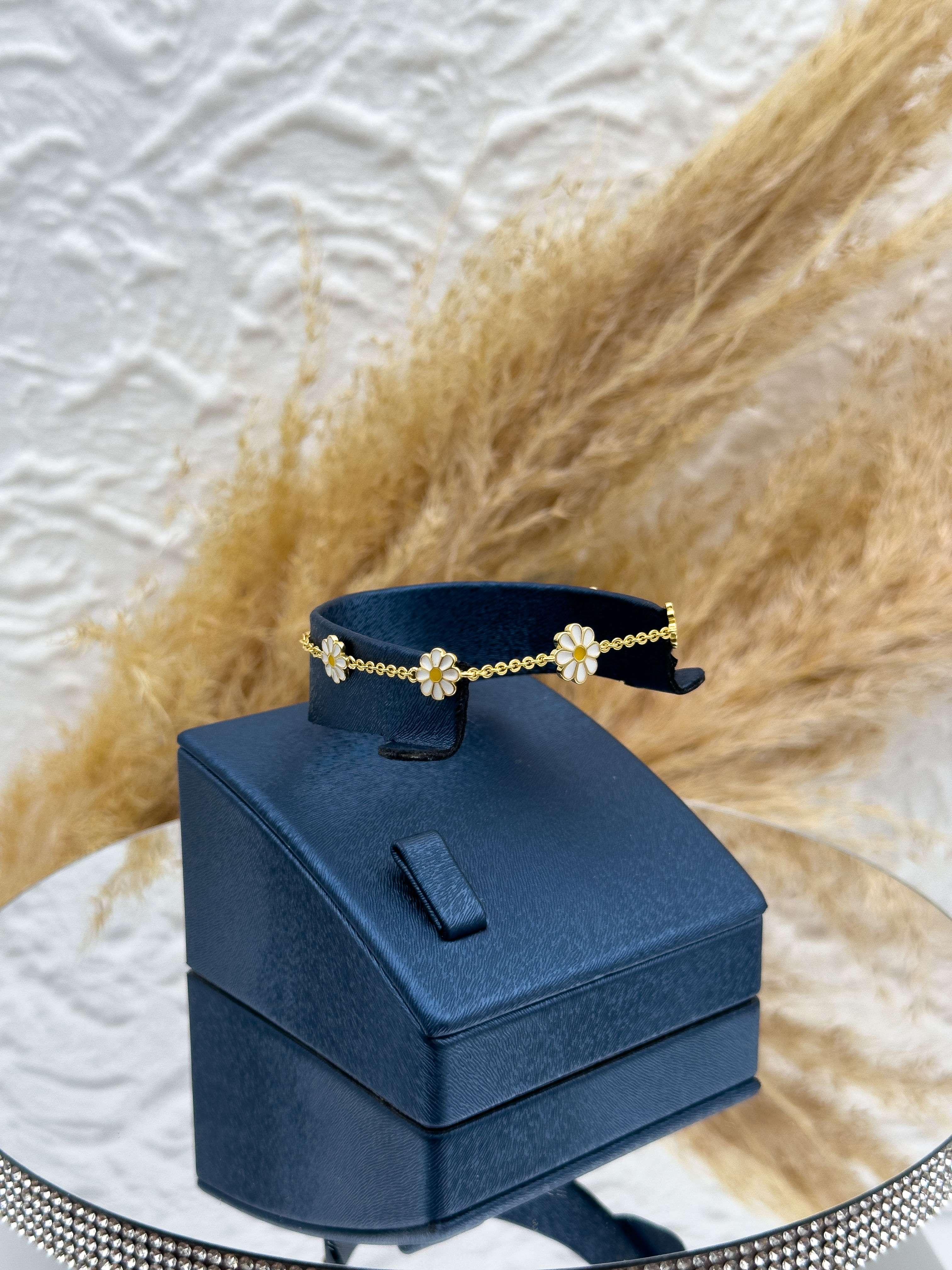 925 Ayar Gümüş Papatya Figürlü Spor Kadın Bileklik – Gold Renk Şık Tasarım