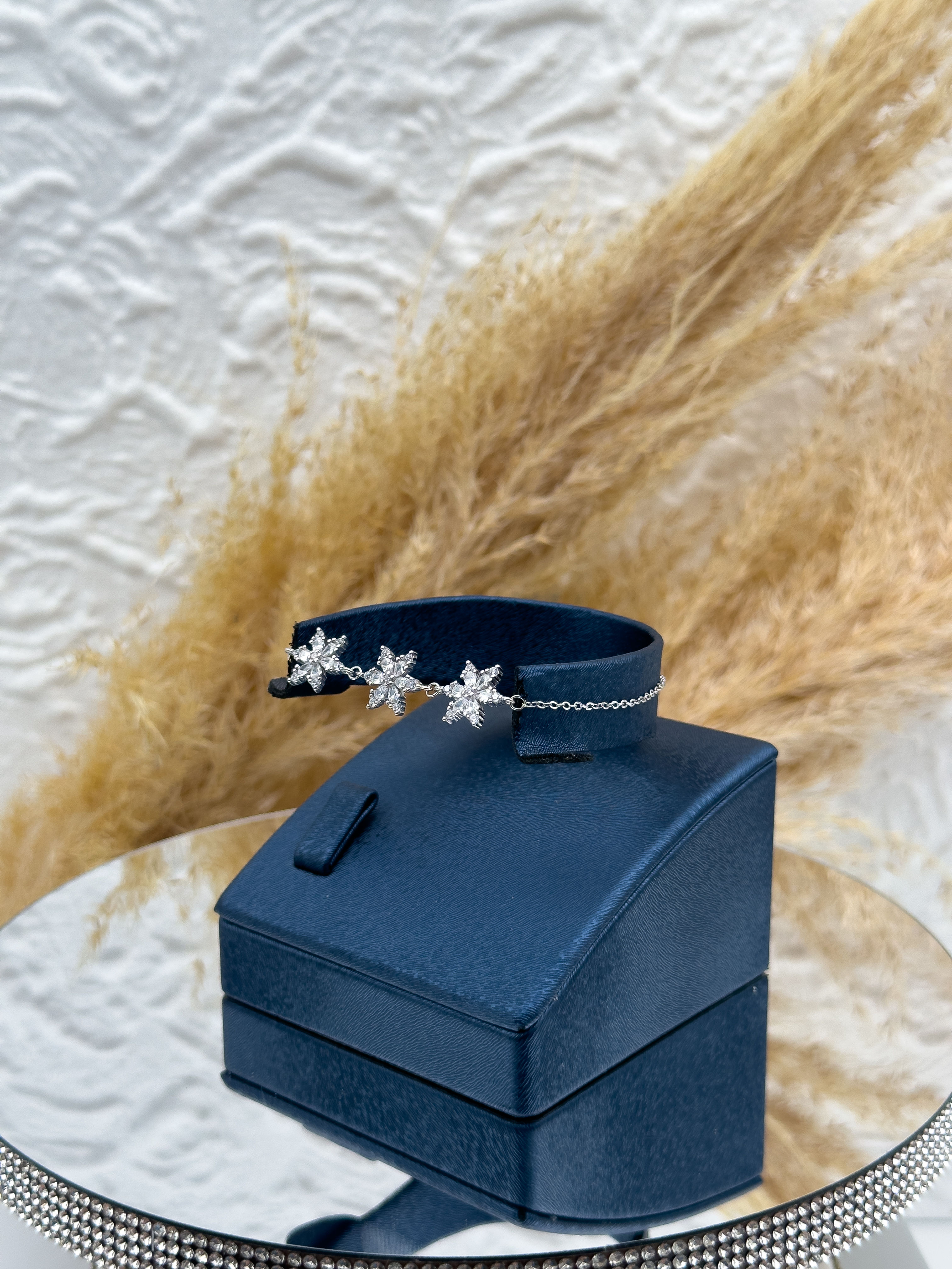 925 Ayar Gümüş 3’lü Lotus Çiçeği Zirkon Taşlı Kadın Bileklik – Özel Seri