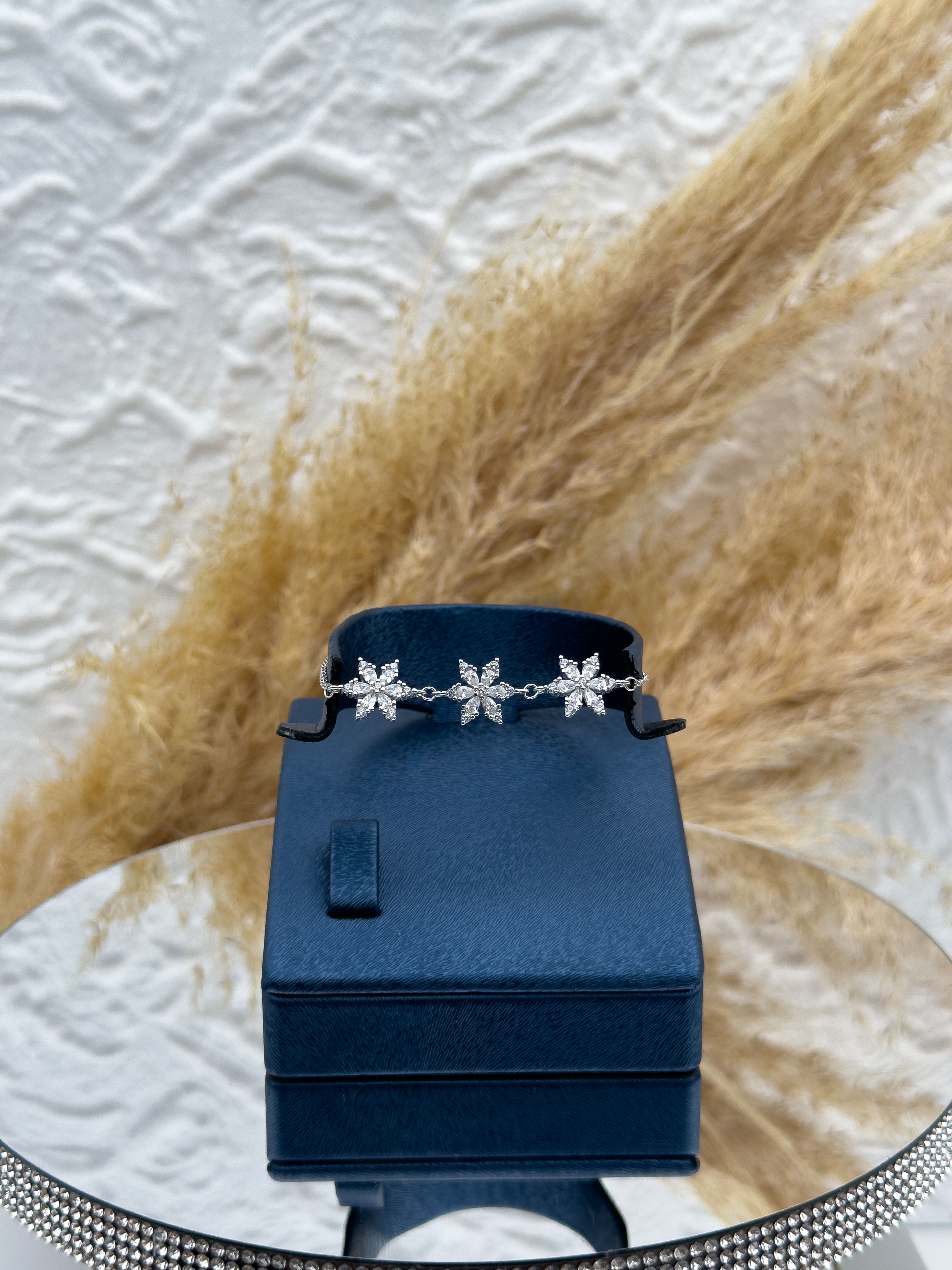 925 Ayar Gümüş 3’lü Lotus Çiçeği Zirkon Taşlı Kadın Bileklik – Özel Seri